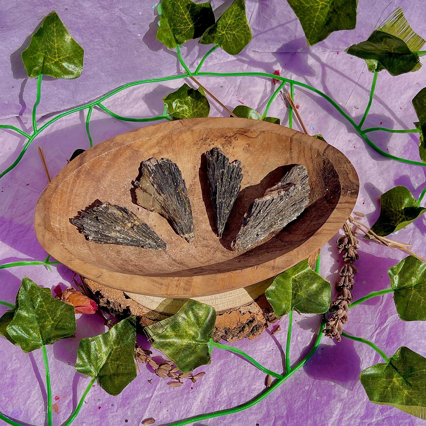 black kyanite blades