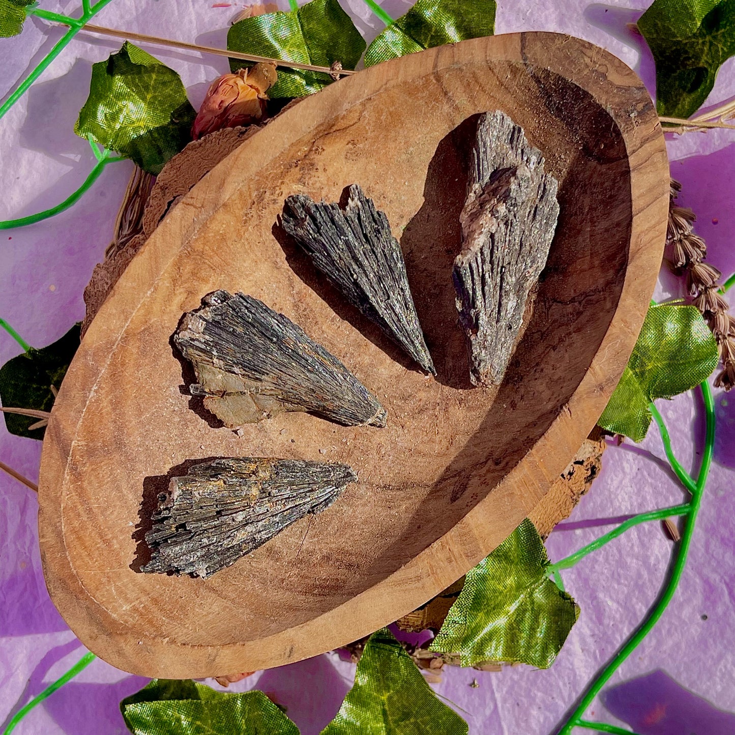 black kyanite blades
