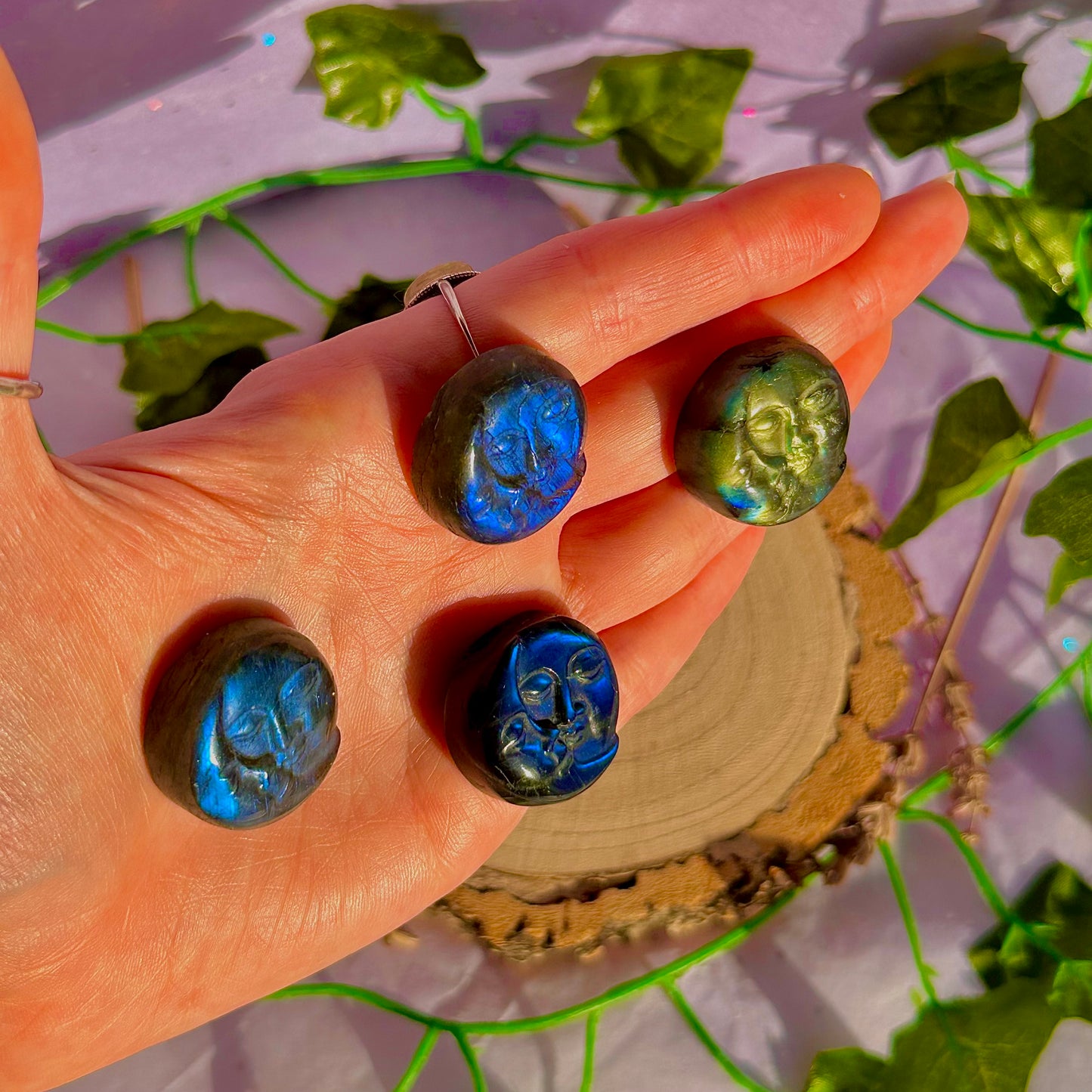 labradorite gravée soleil et lune ~ choisie intuitivement