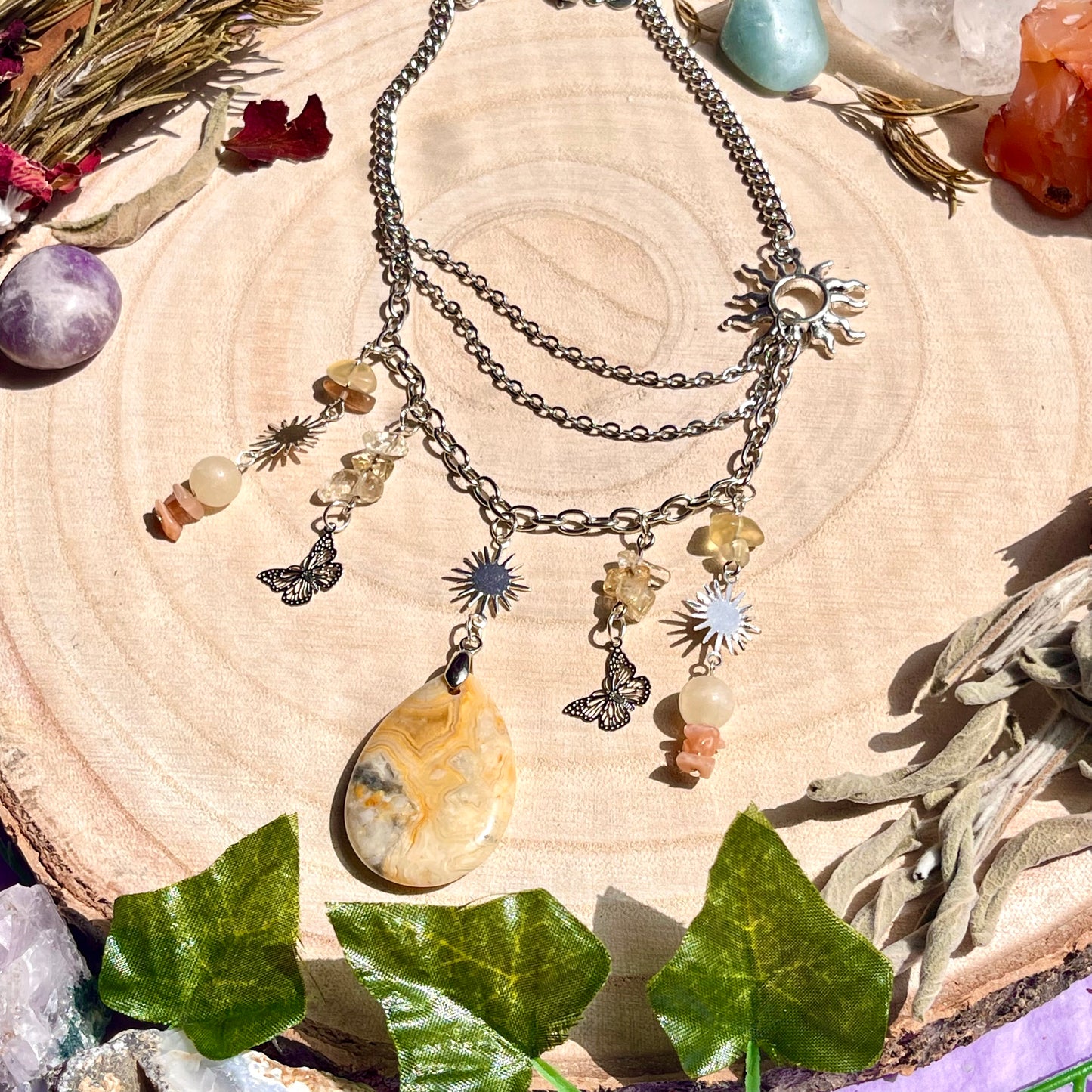 shining rays necklace