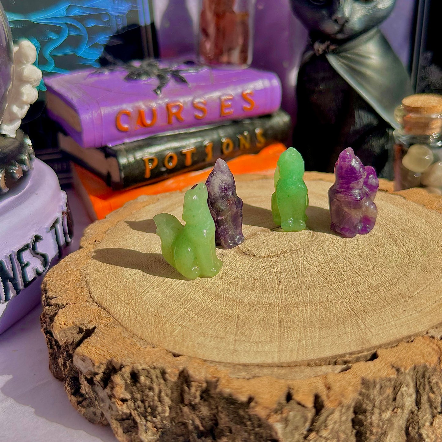 small wolf carving ~ choose your own