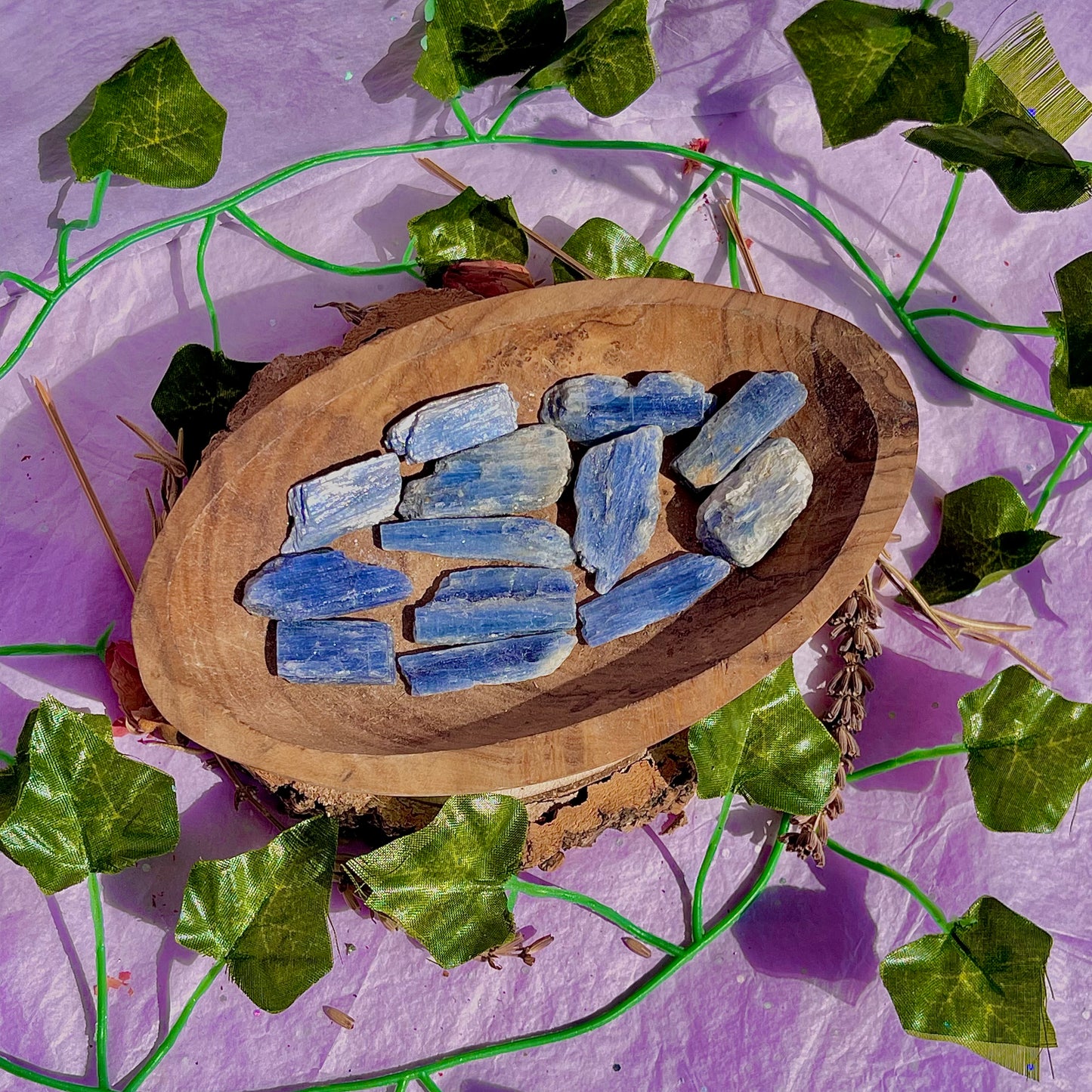 raw/rough blue kyanite blades