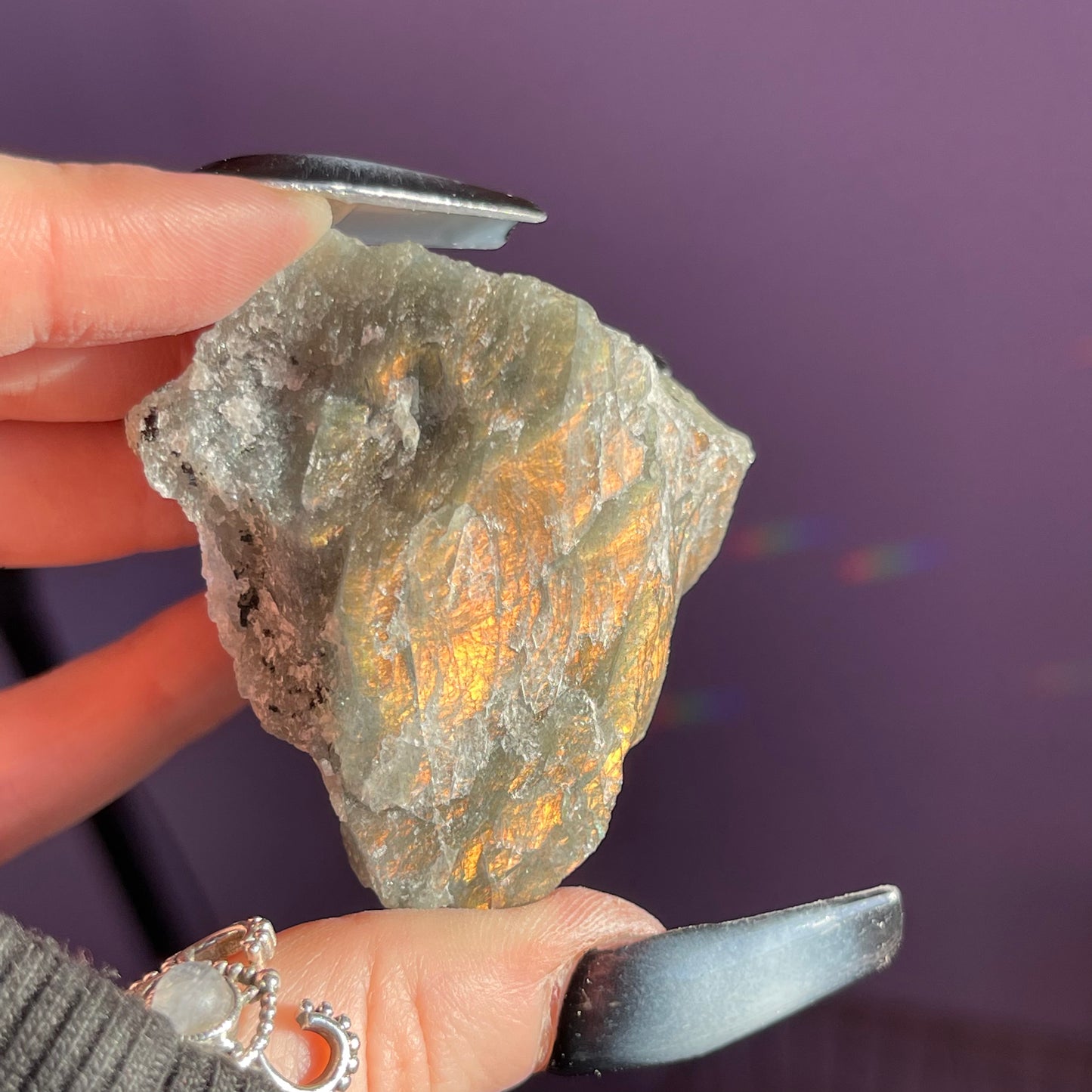 raw/rough labradorite (sunset flash)