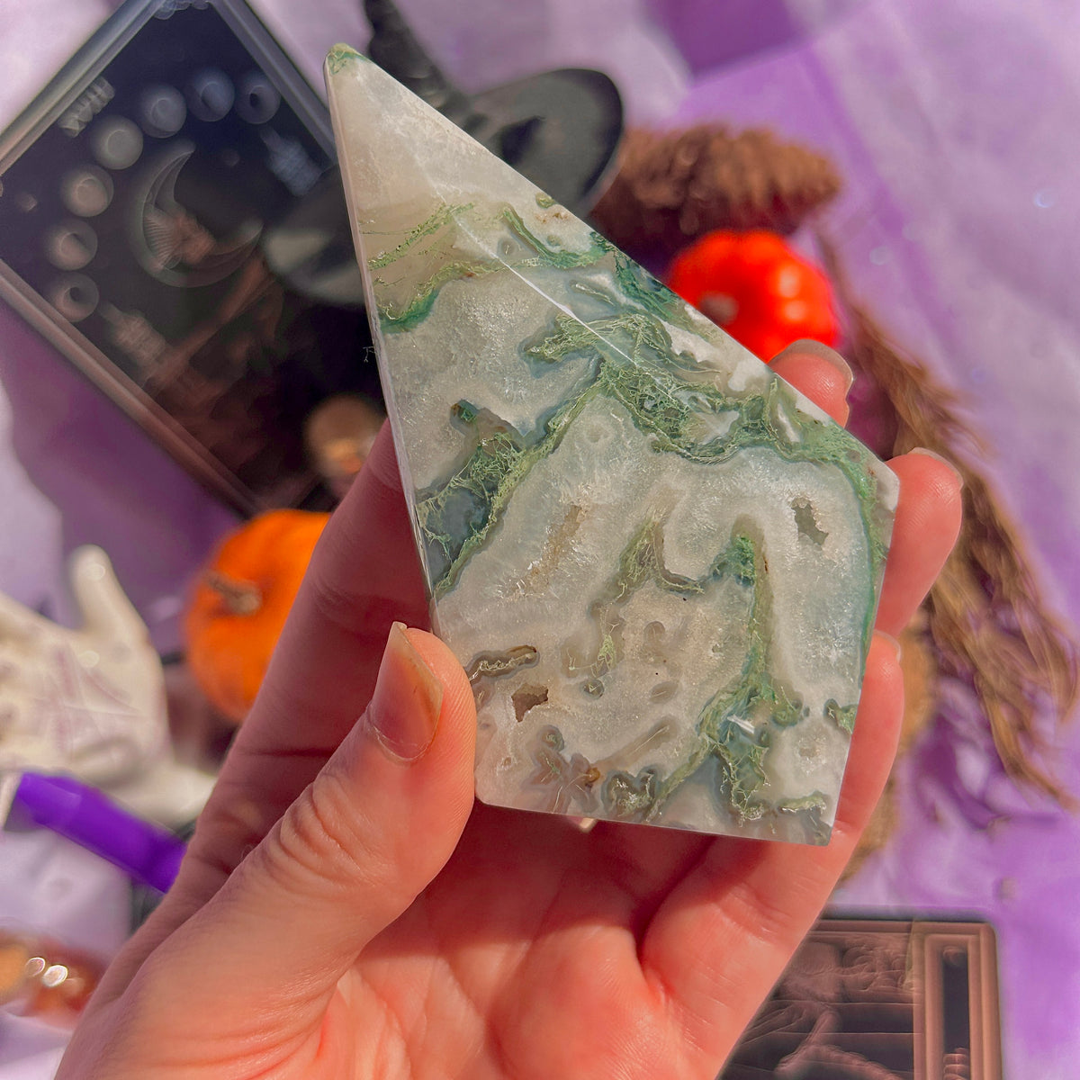 moss agate diamond with stand