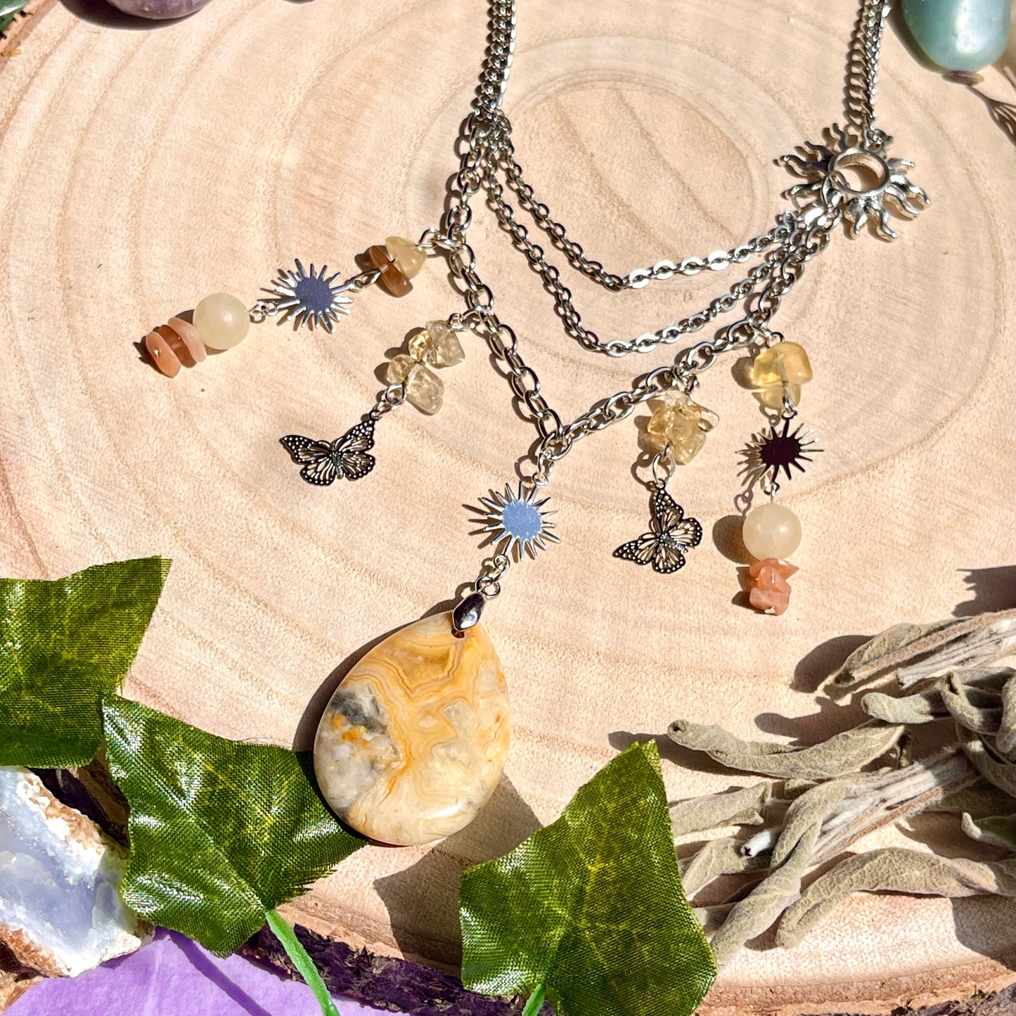 shining rays necklace