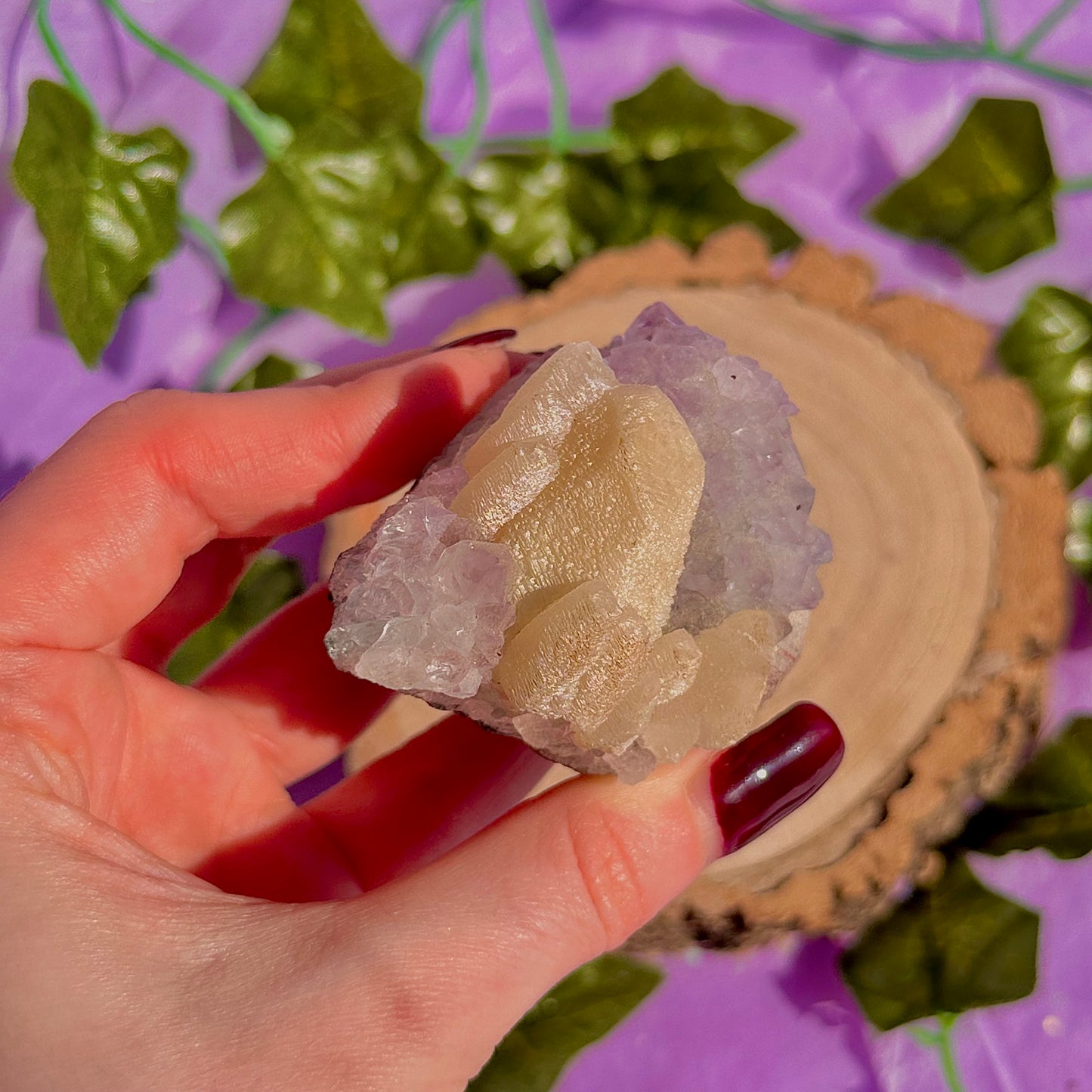 améthyste avec agrégat de calcite UV