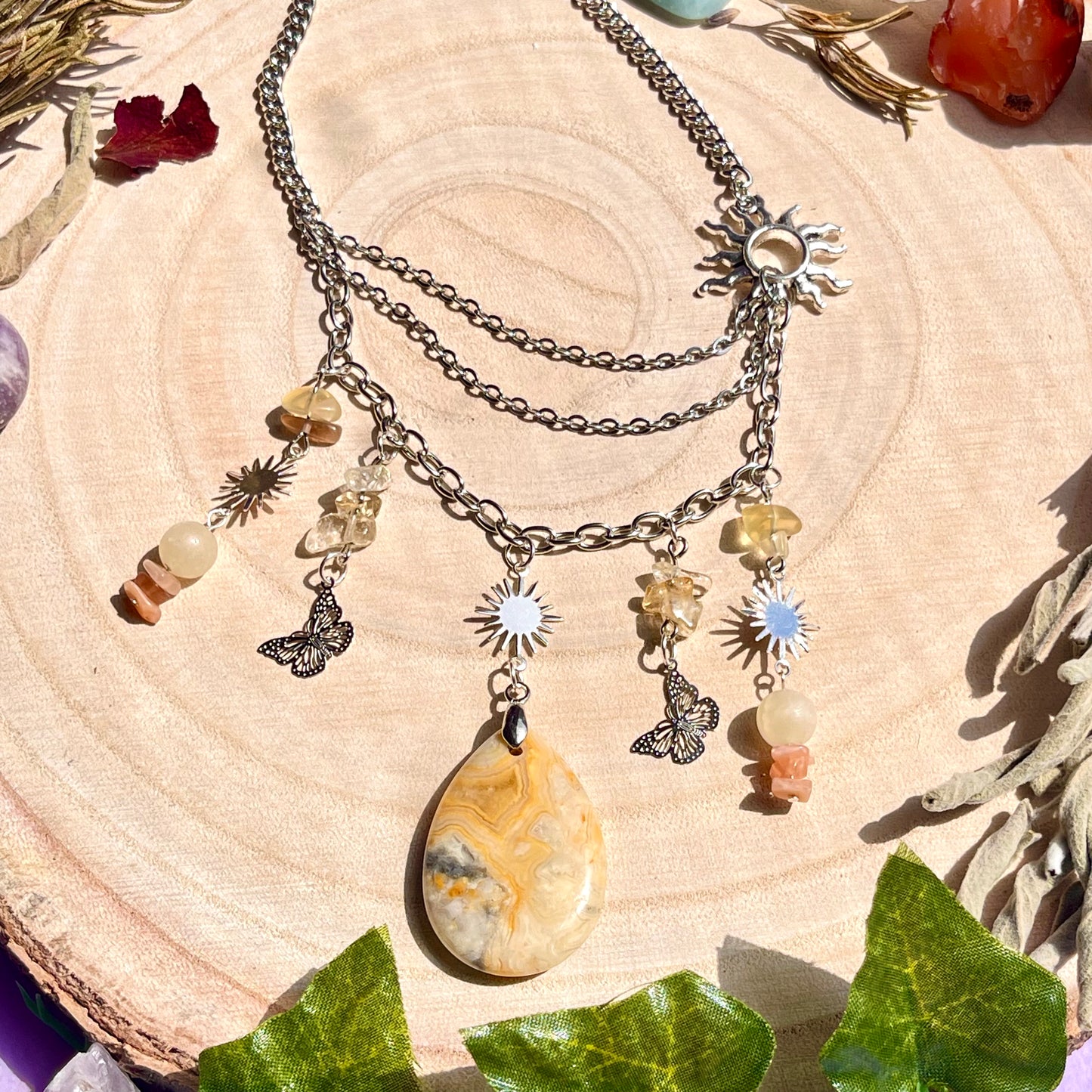 shining rays necklace