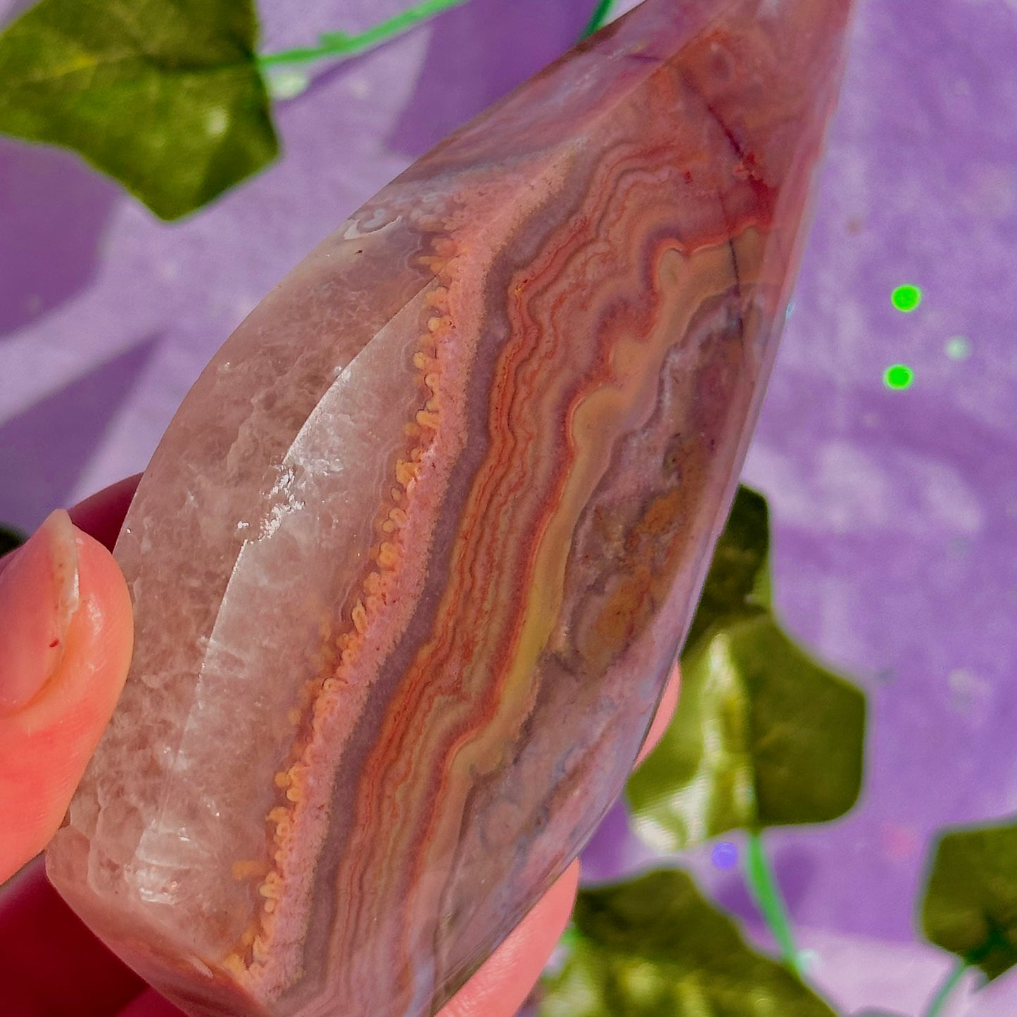moss & crazy lace agate teardrop carving