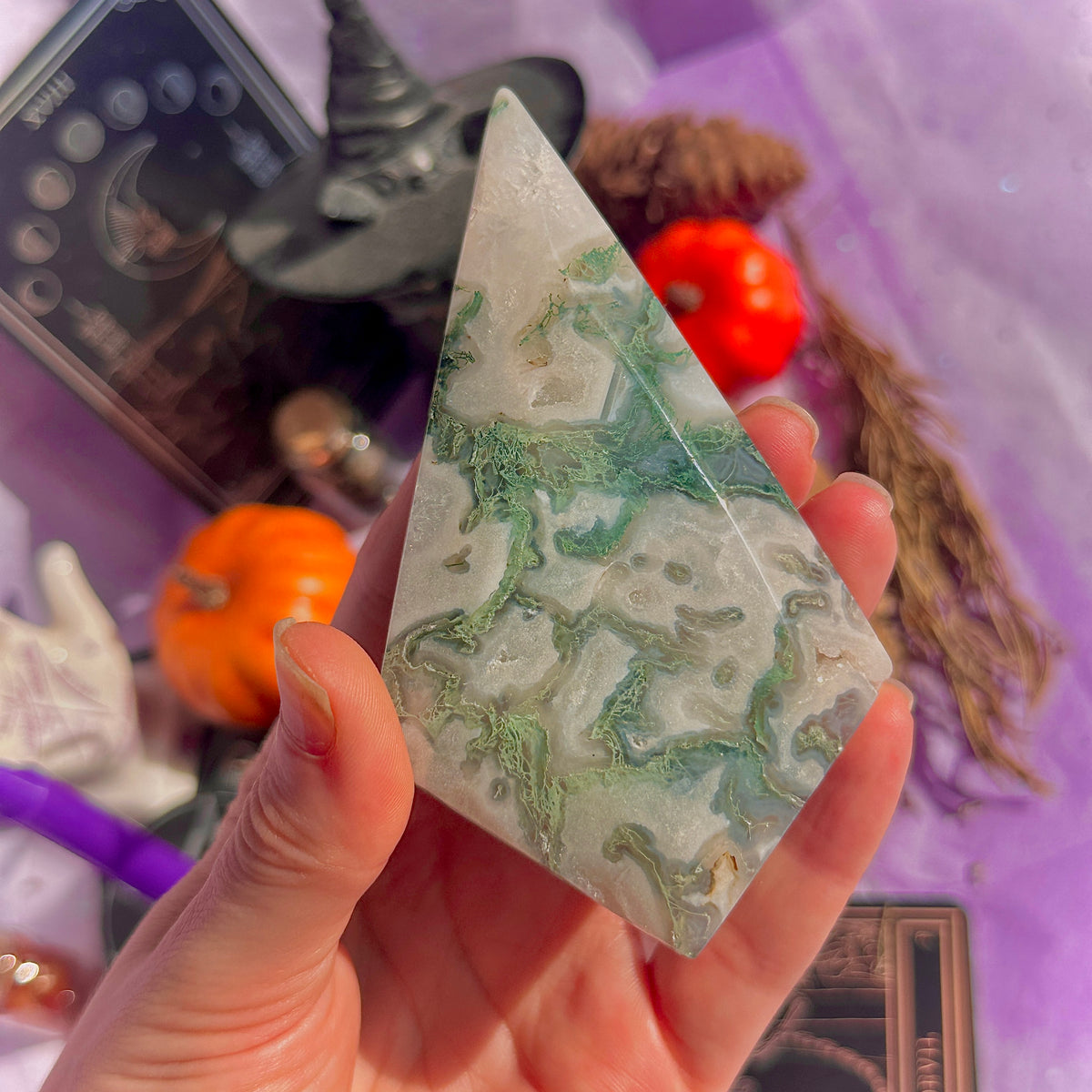 moss agate diamond with stand