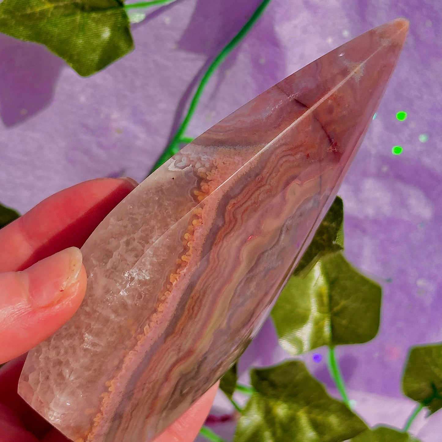 moss & crazy lace agate teardrop carving