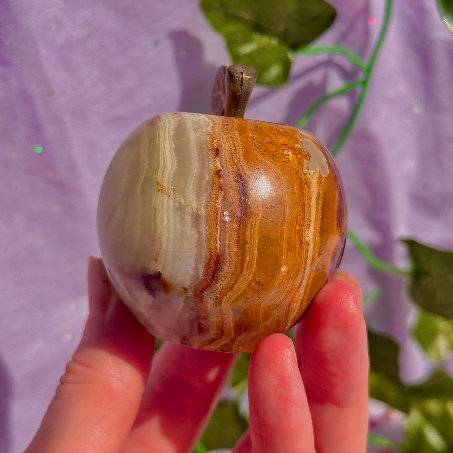 calcite / onyx apple carving