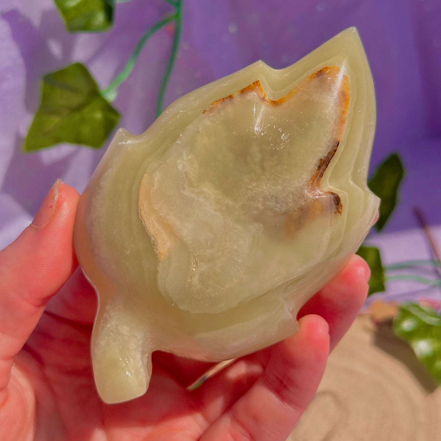 banded calcite / onyx leaf bowl carving