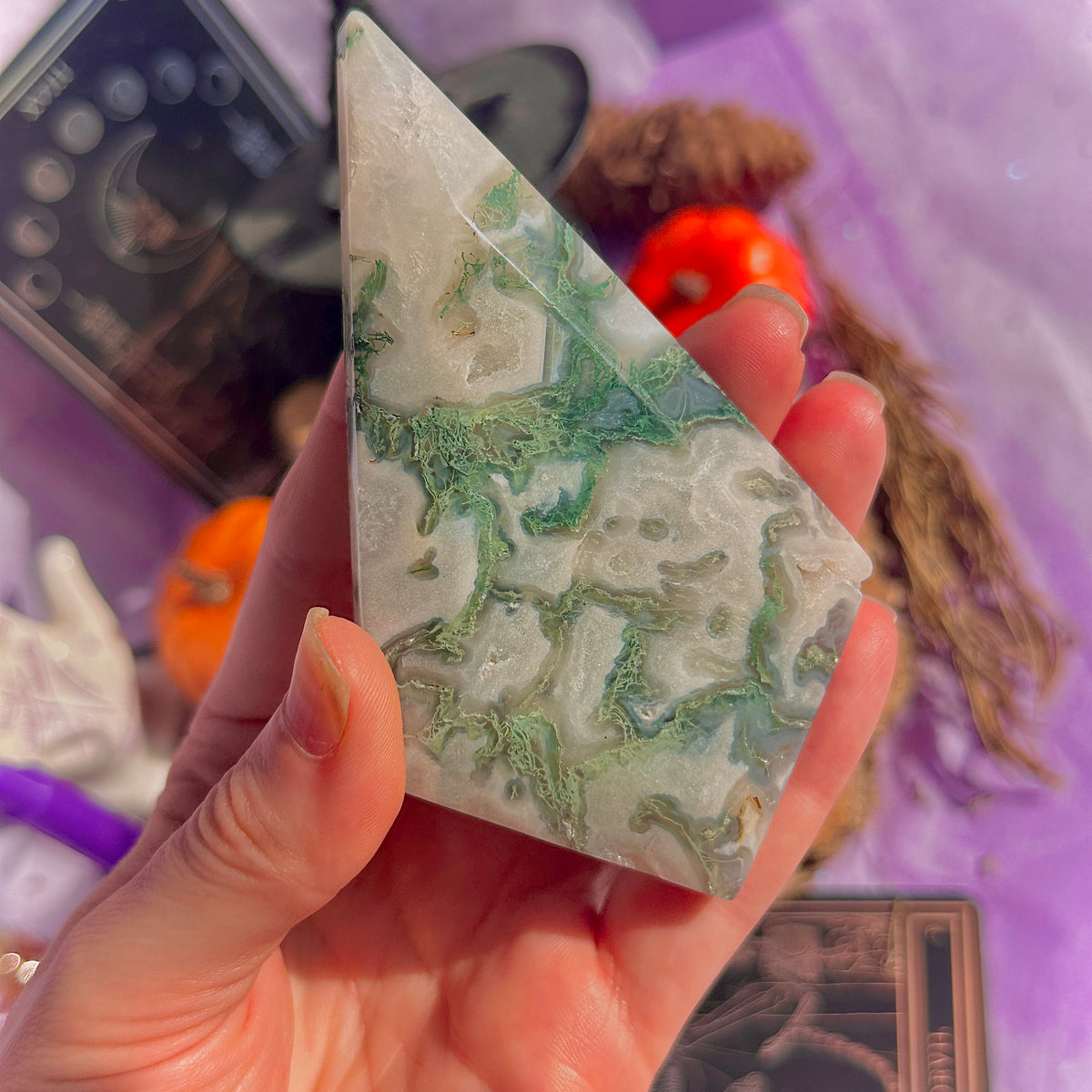 moss agate diamond with stand