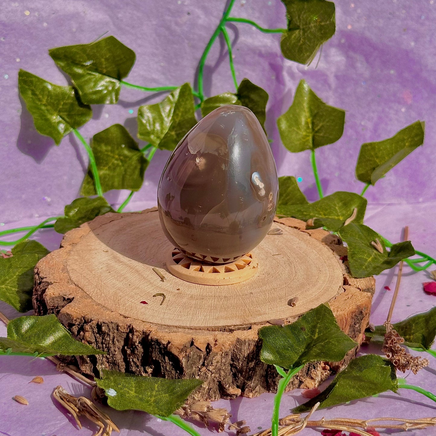 orca agate egg carving