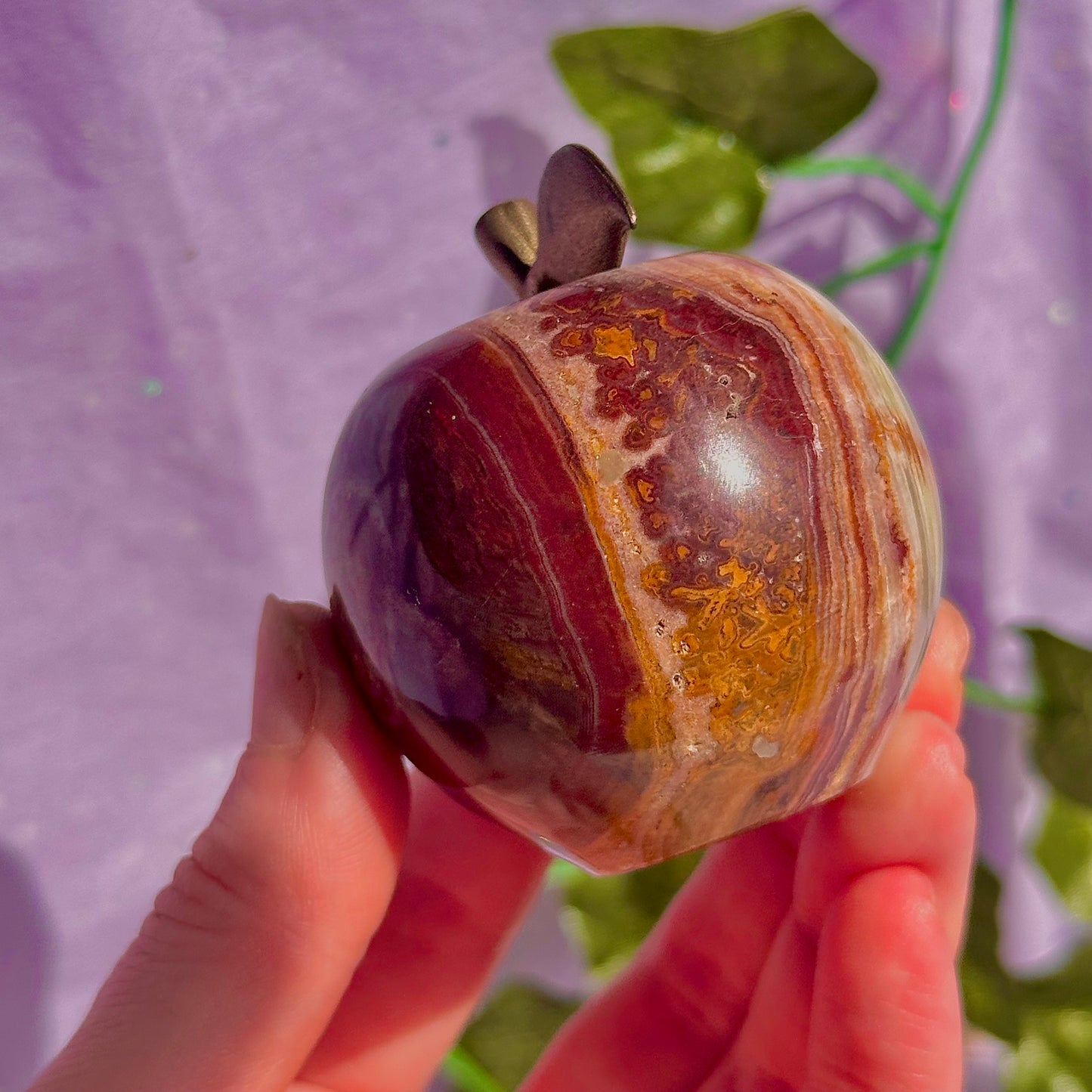 calcite / onyx apple carving