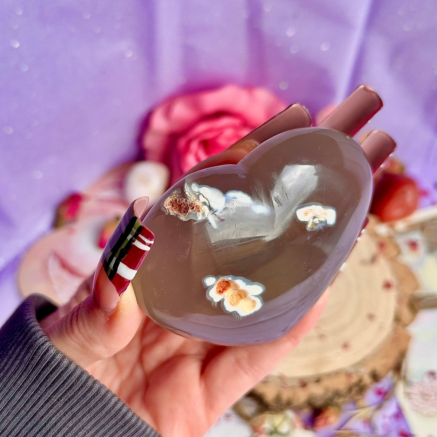 orca agate heart carving A