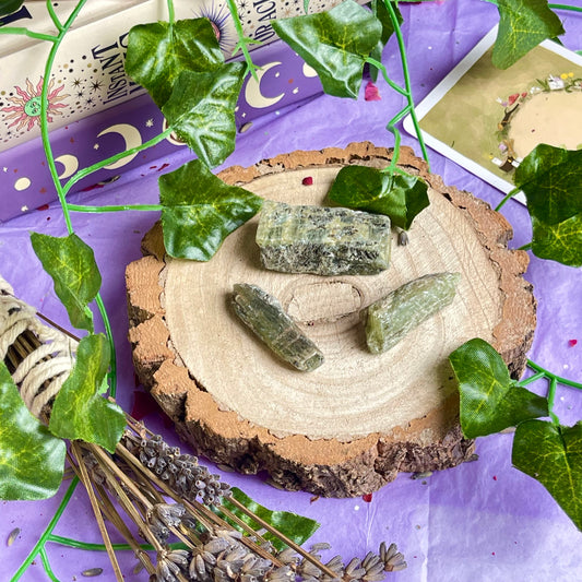 raw/rough green kyanite blades