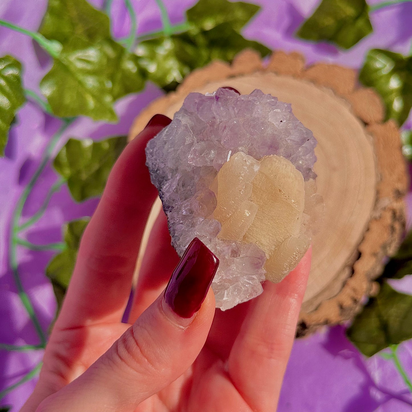 améthyste avec agrégat de calcite UV