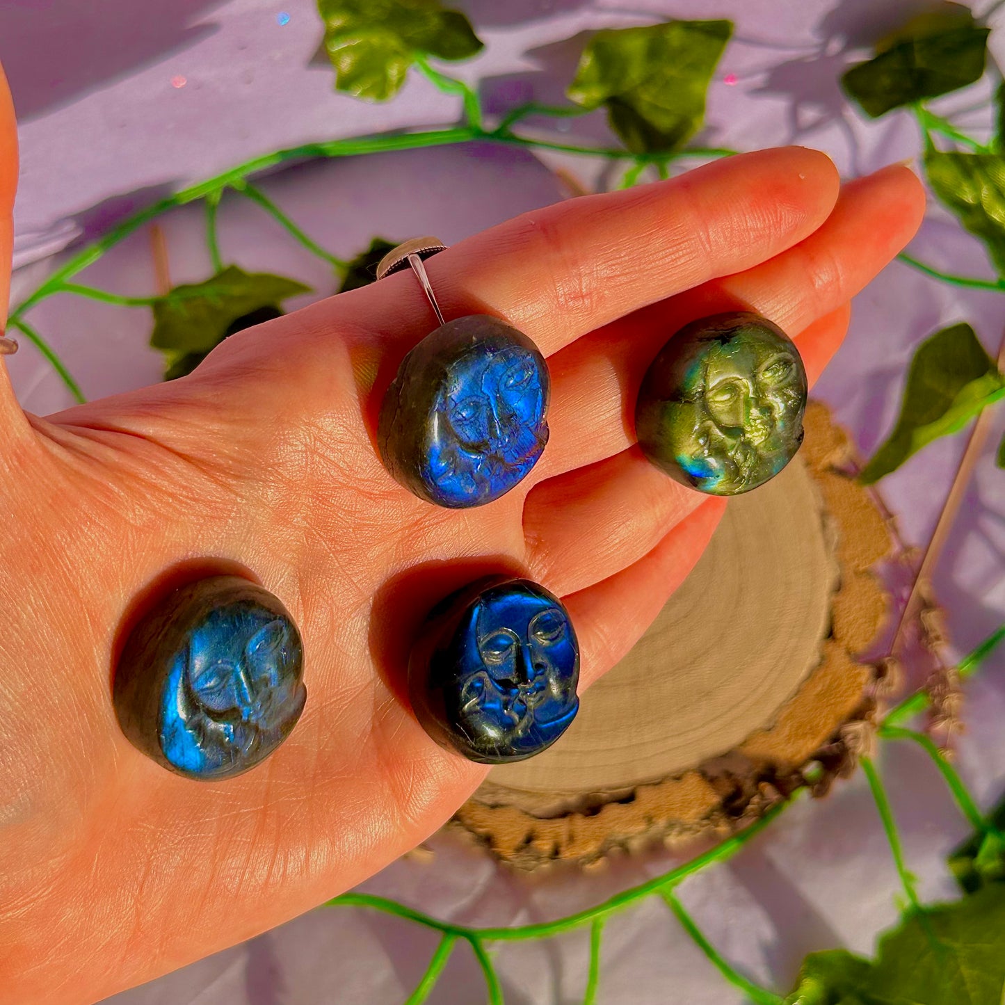 labradorite gravée soleil et lune ~ choisie intuitivement