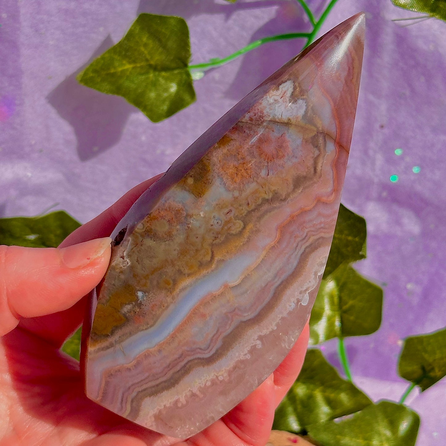 moss & crazy lace agate teardrop carving