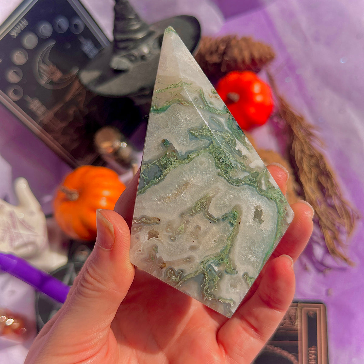moss agate diamond with stand