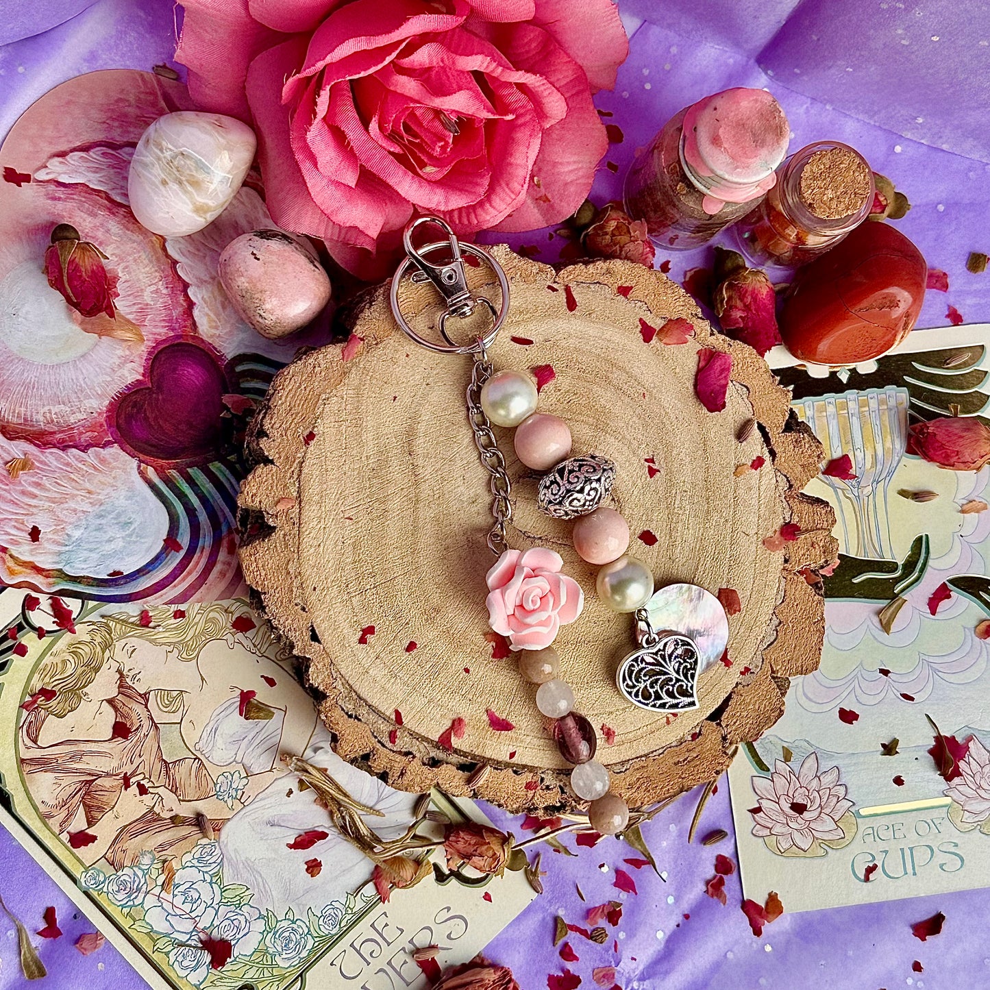 breloque de sac / porte-clés rose perle ~ quartz rose, mookaïte et pierre de lune