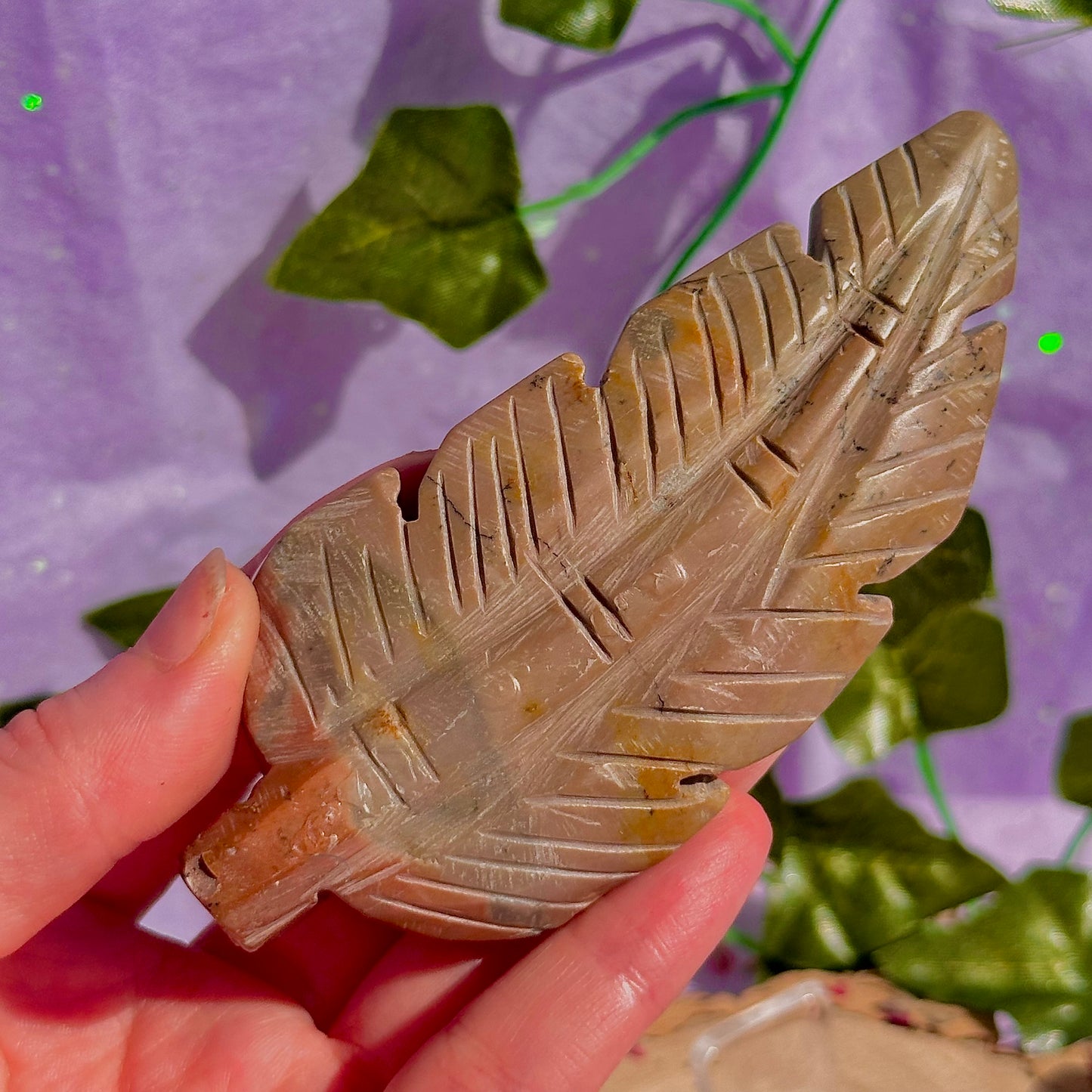 picture jasper feather carving with stand