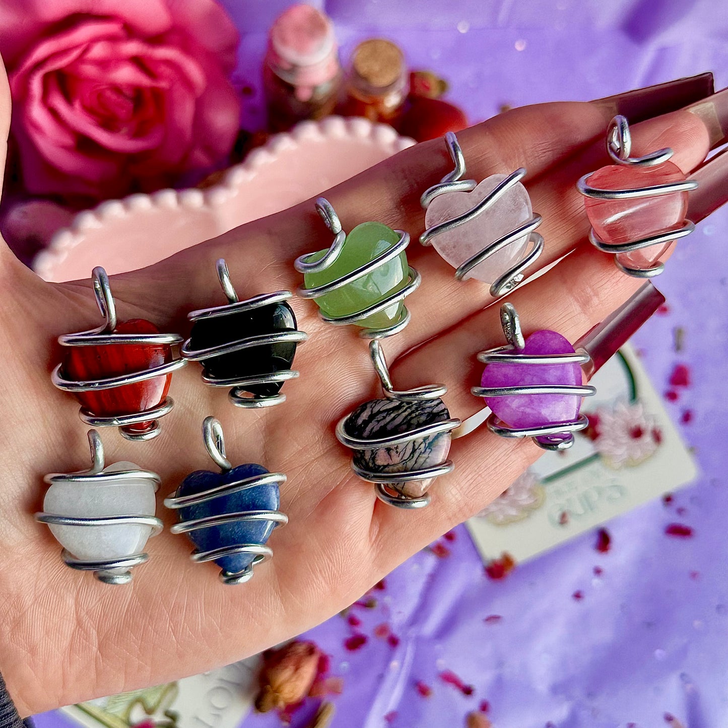 pendentifs cœurs entrelacés ~ enveloppés dans du fil d'aluminium par mes soins