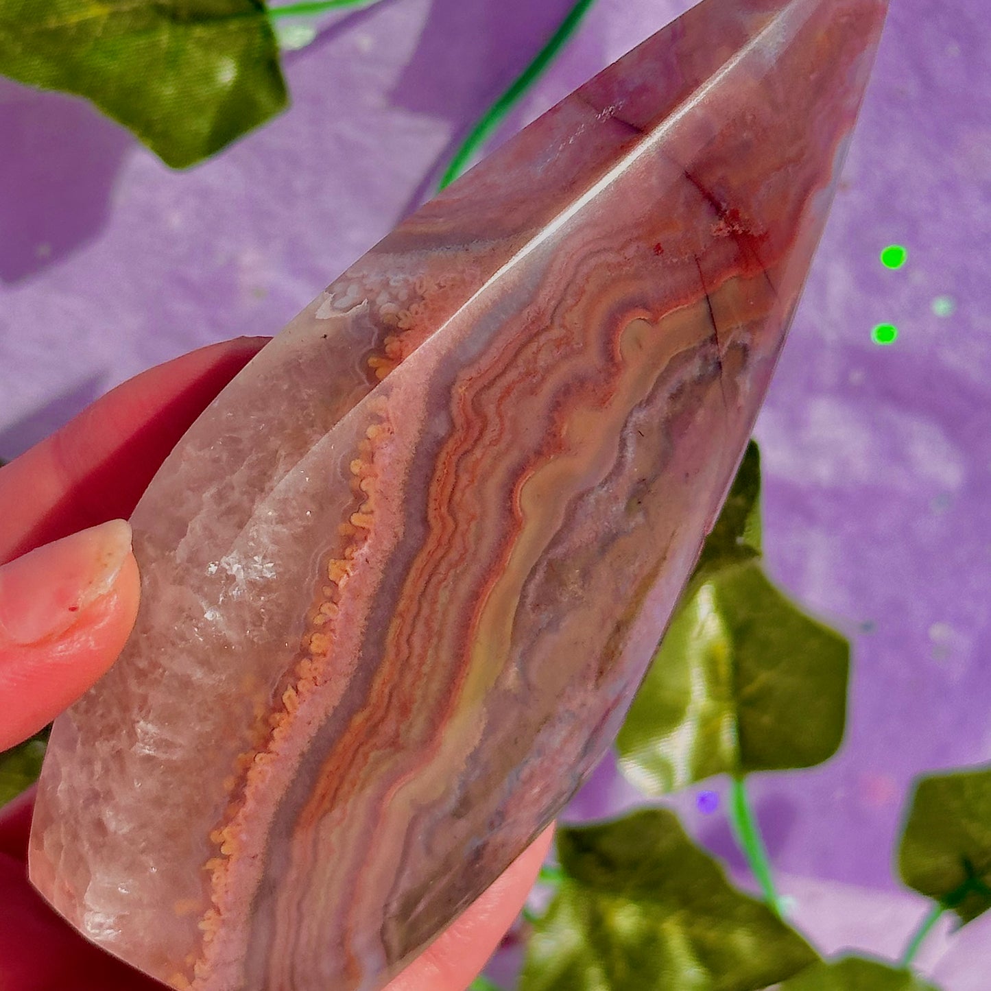 moss & crazy lace agate teardrop carving