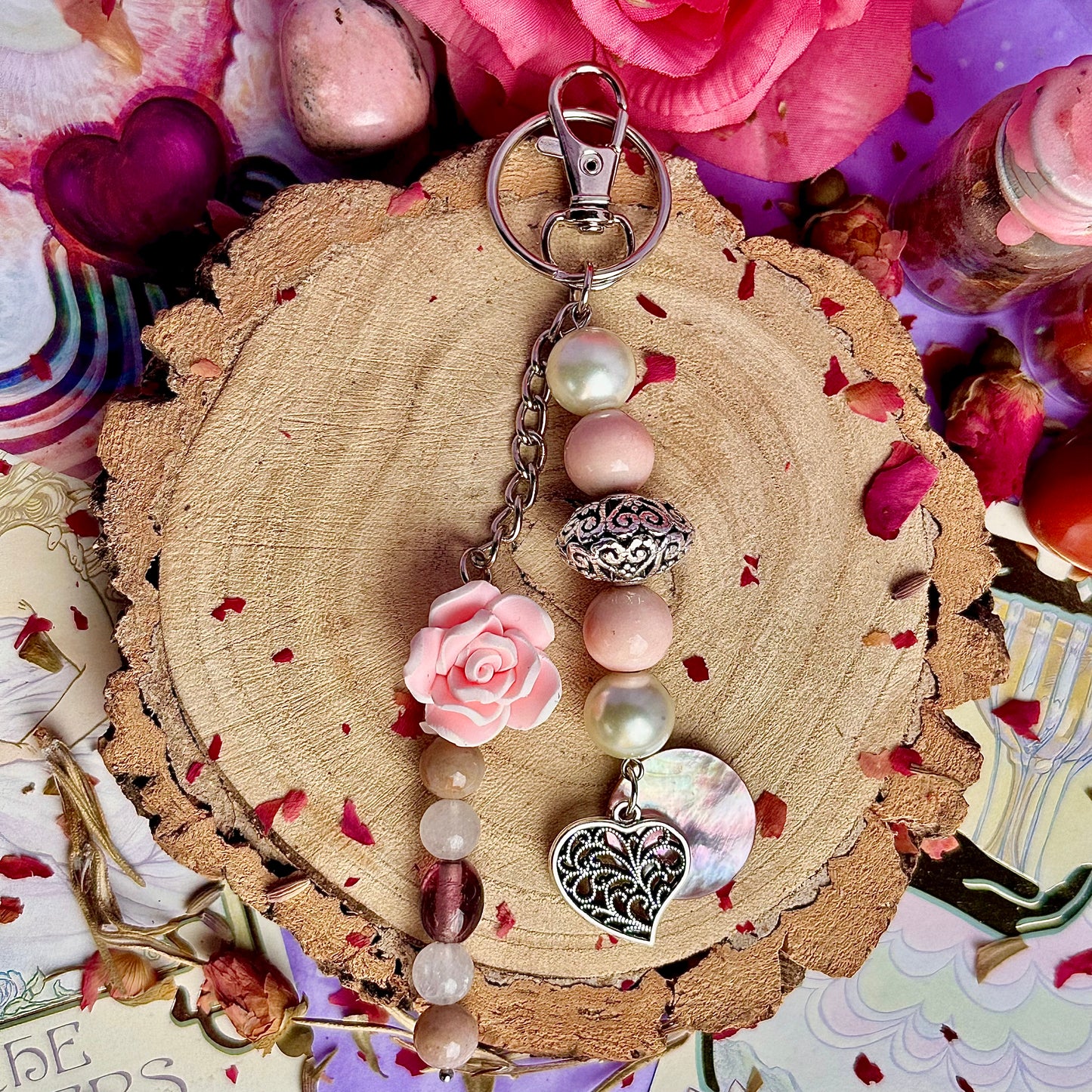 breloque de sac / porte-clés rose perle ~ quartz rose, mookaïte et pierre de lune