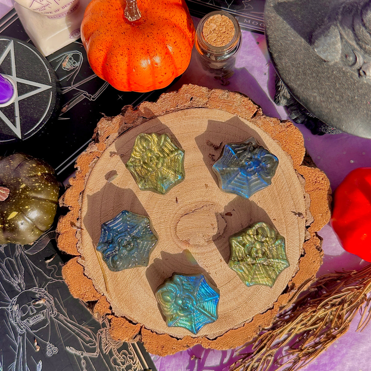 labradorite mini spider with carving ~ intuitively chosen