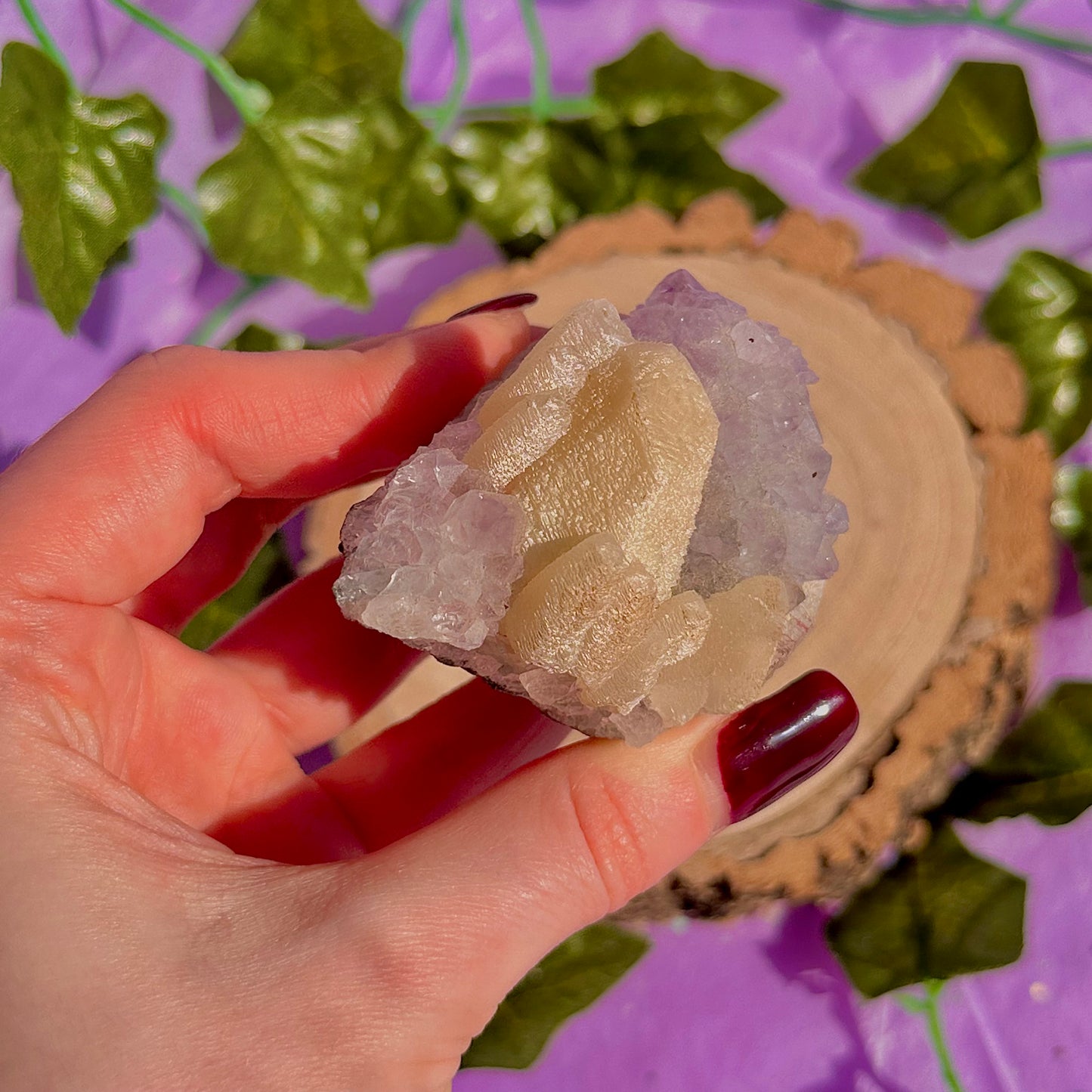 améthyste avec agrégat de calcite UV