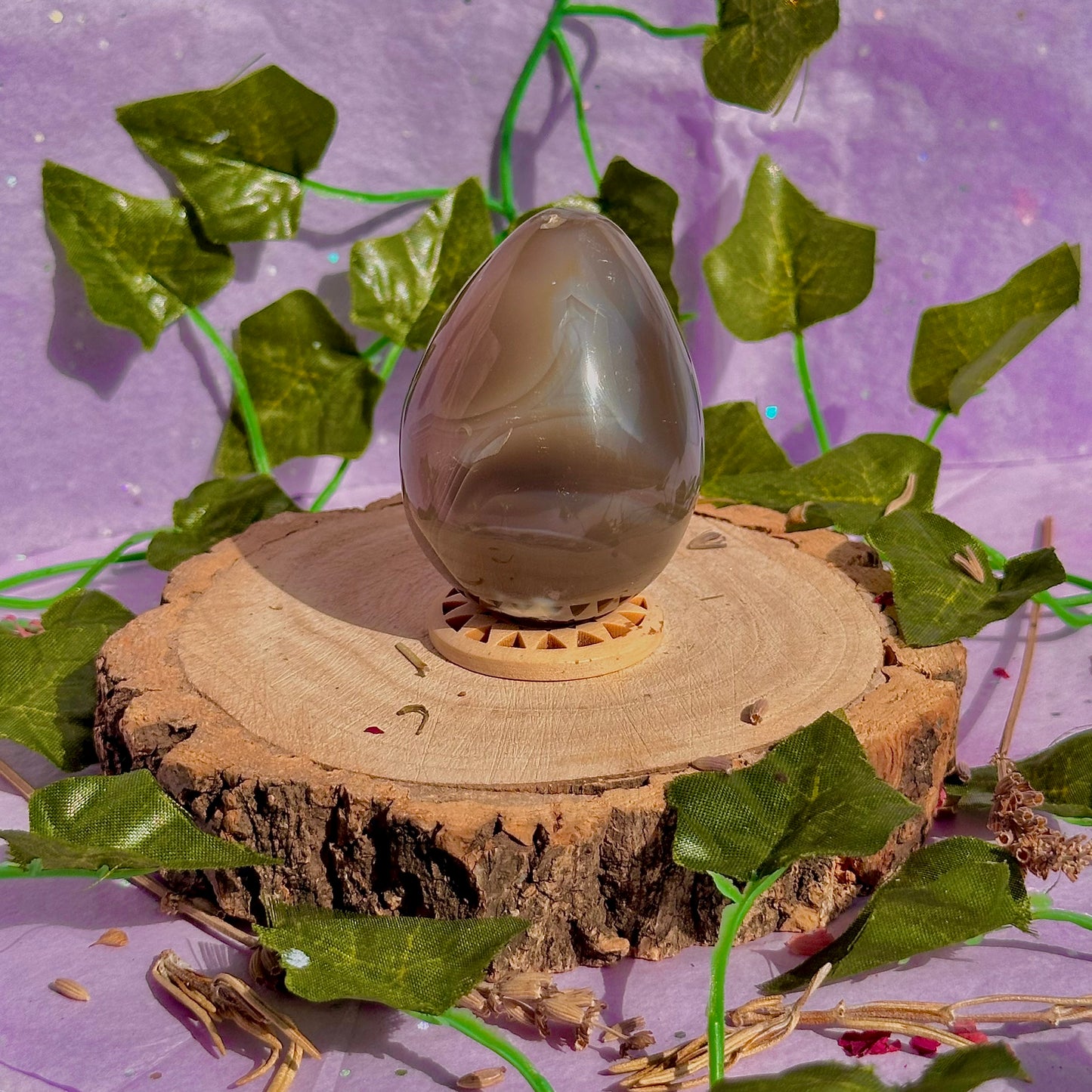 orca agate egg carving