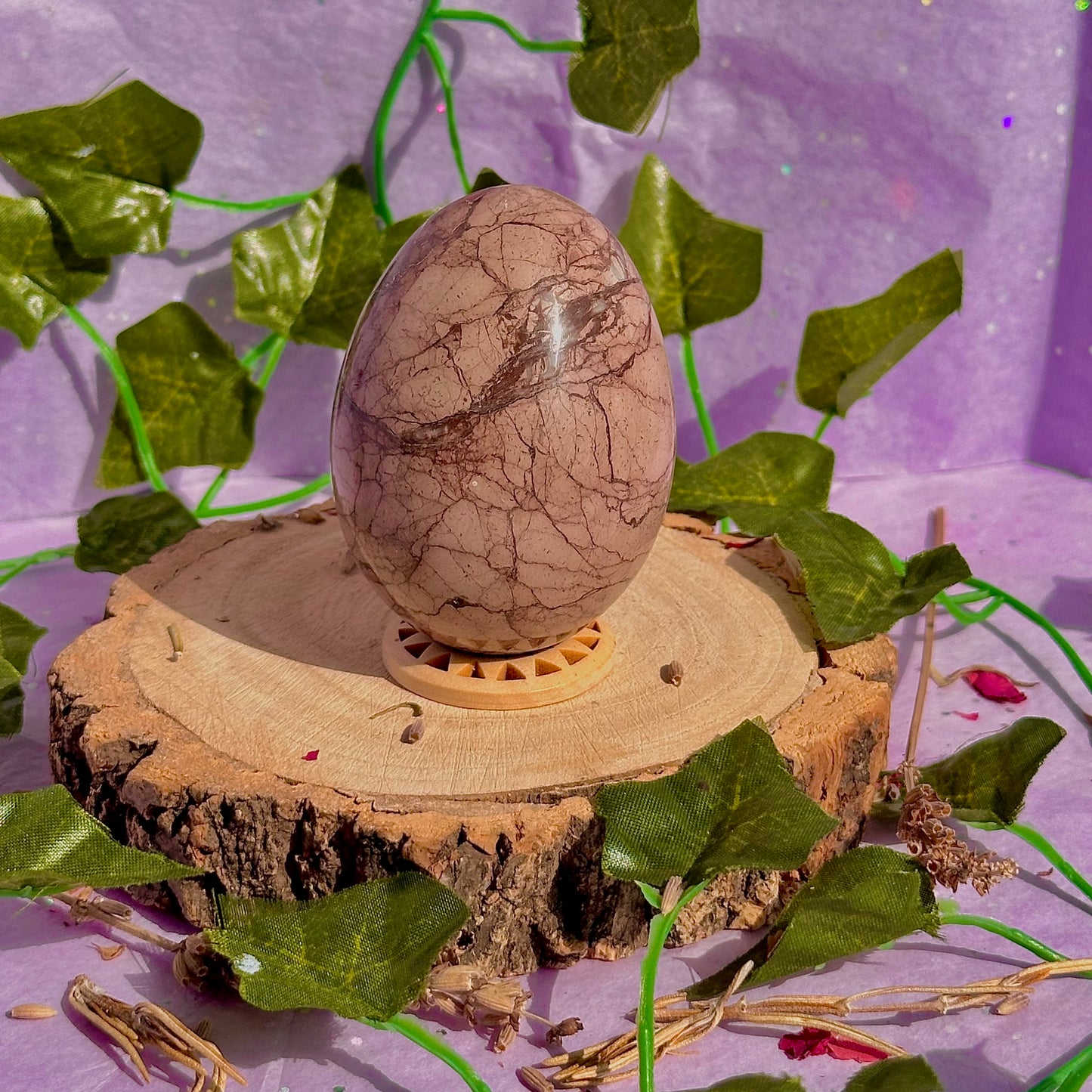 spiderweb jasper egg carving