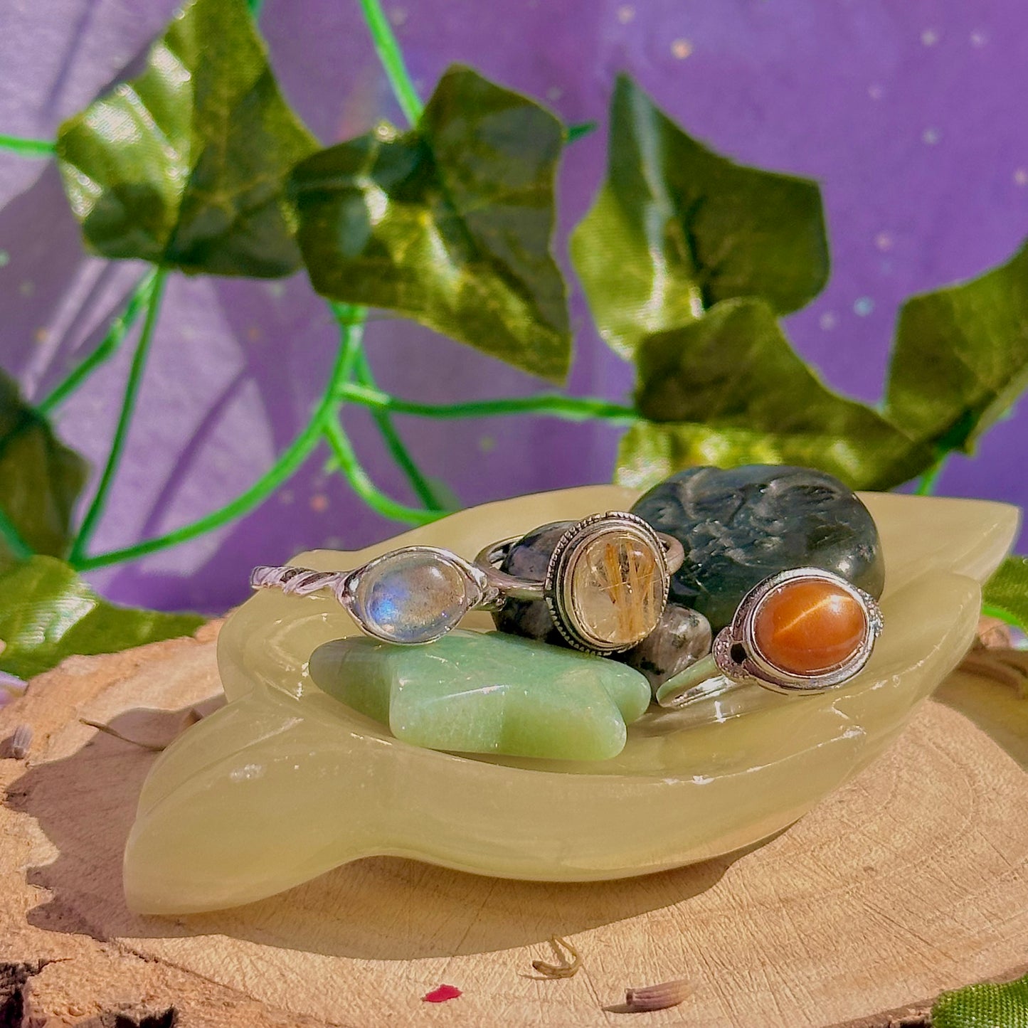 banded calcite / onyx leaf bowl carving