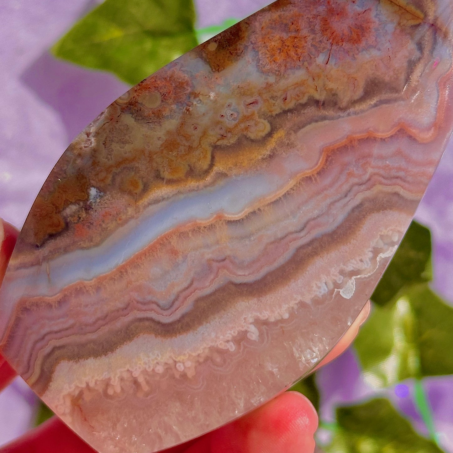 moss & crazy lace agate teardrop carving