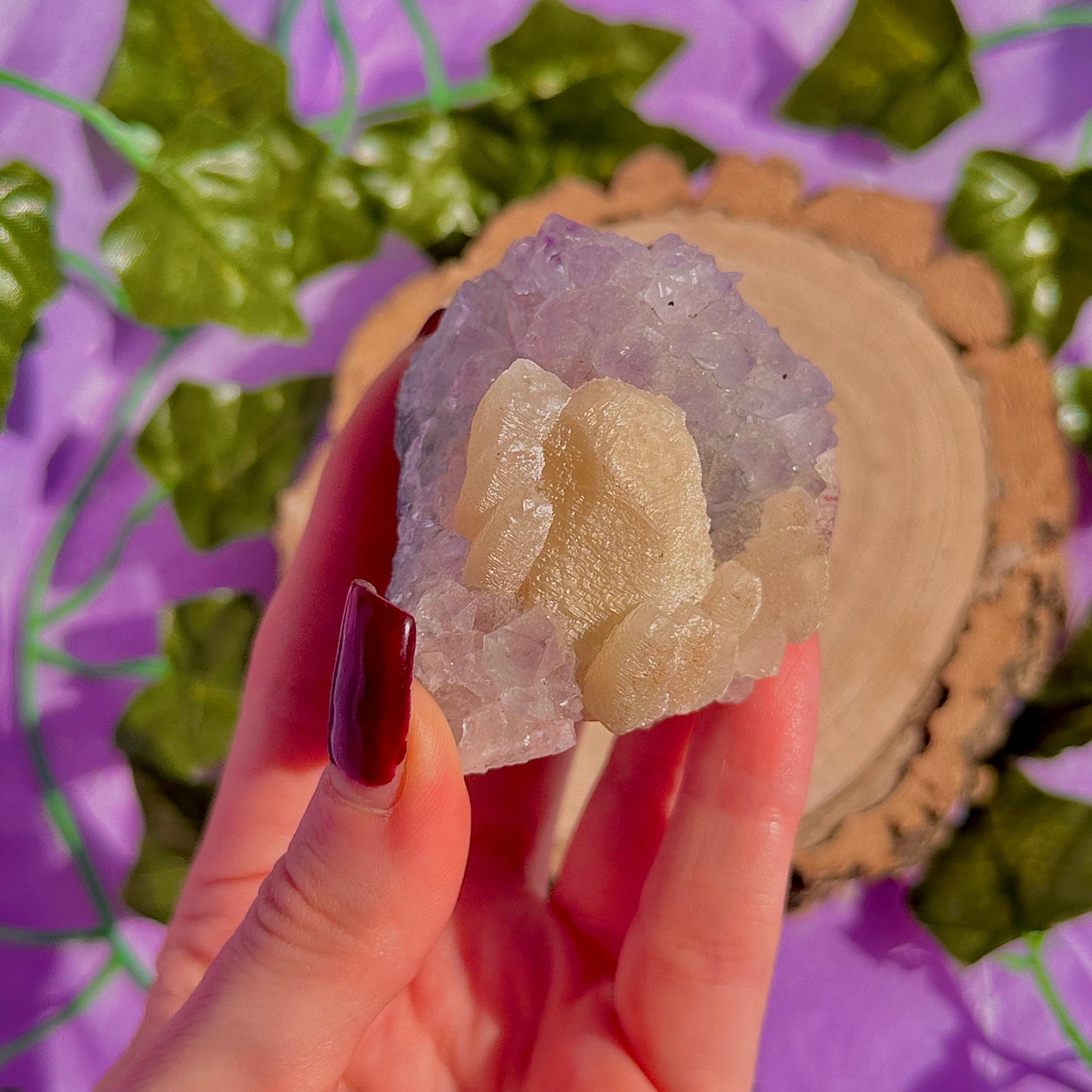 améthyste avec agrégat de calcite UV