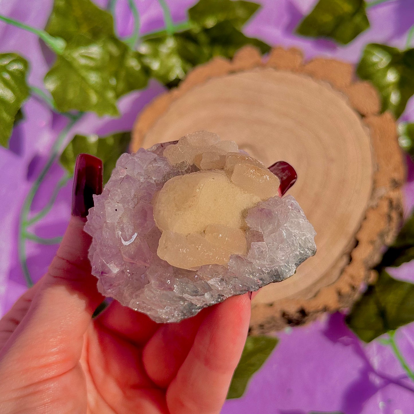 améthyste avec agrégat de calcite UV