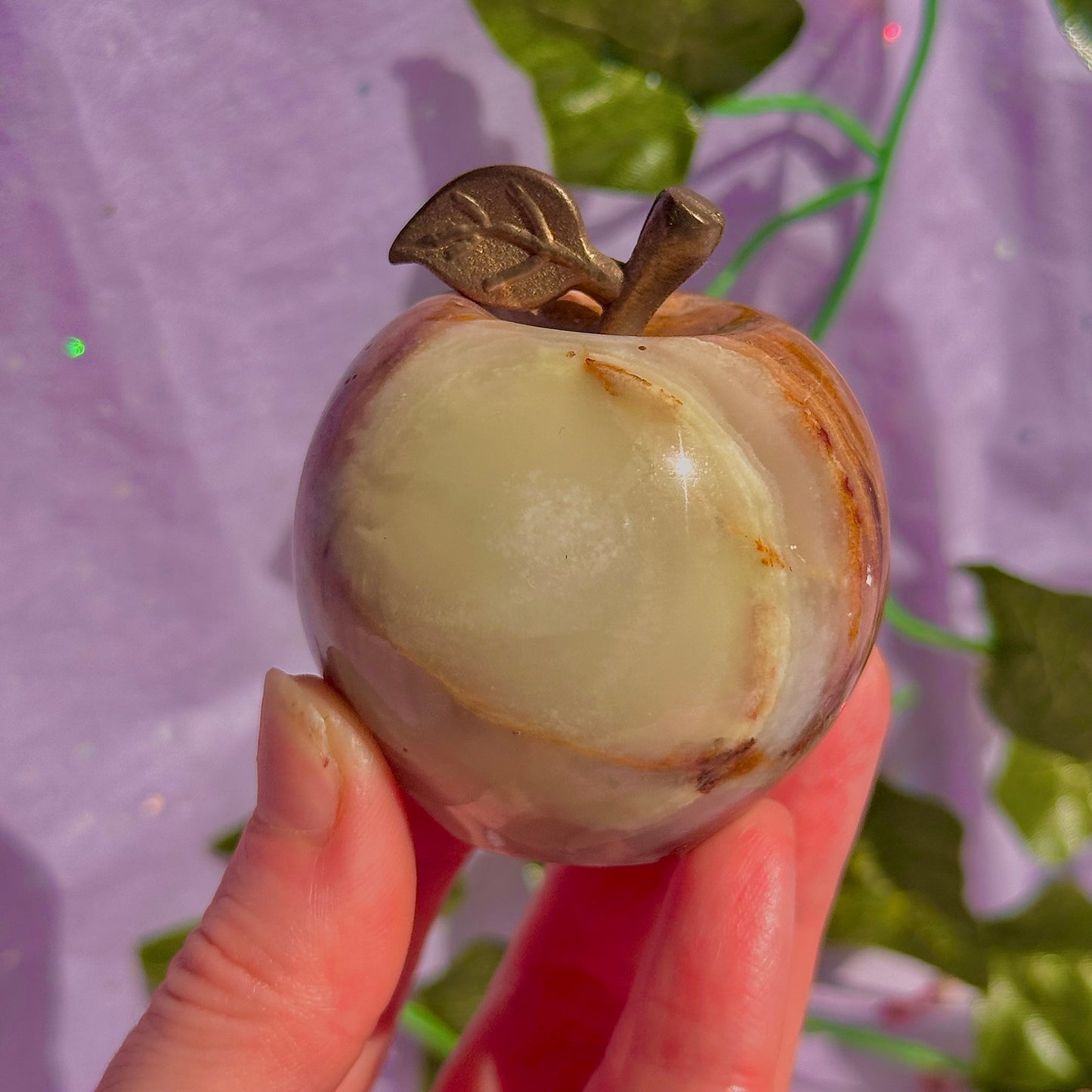calcite / onyx apple carving
