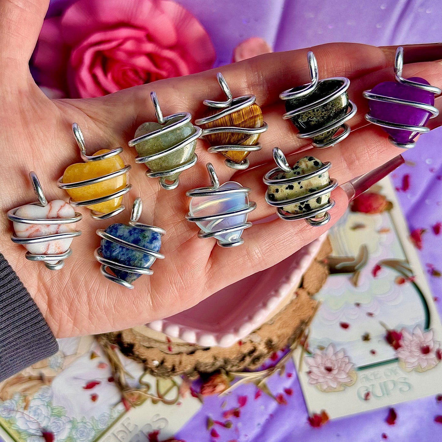 pendentifs cœurs entrelacés ~ enveloppés dans du fil d'aluminium par mes soins