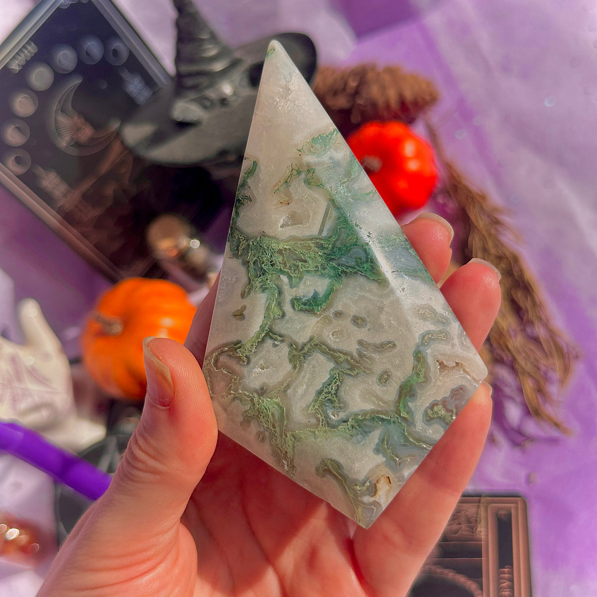moss agate diamond with stand
