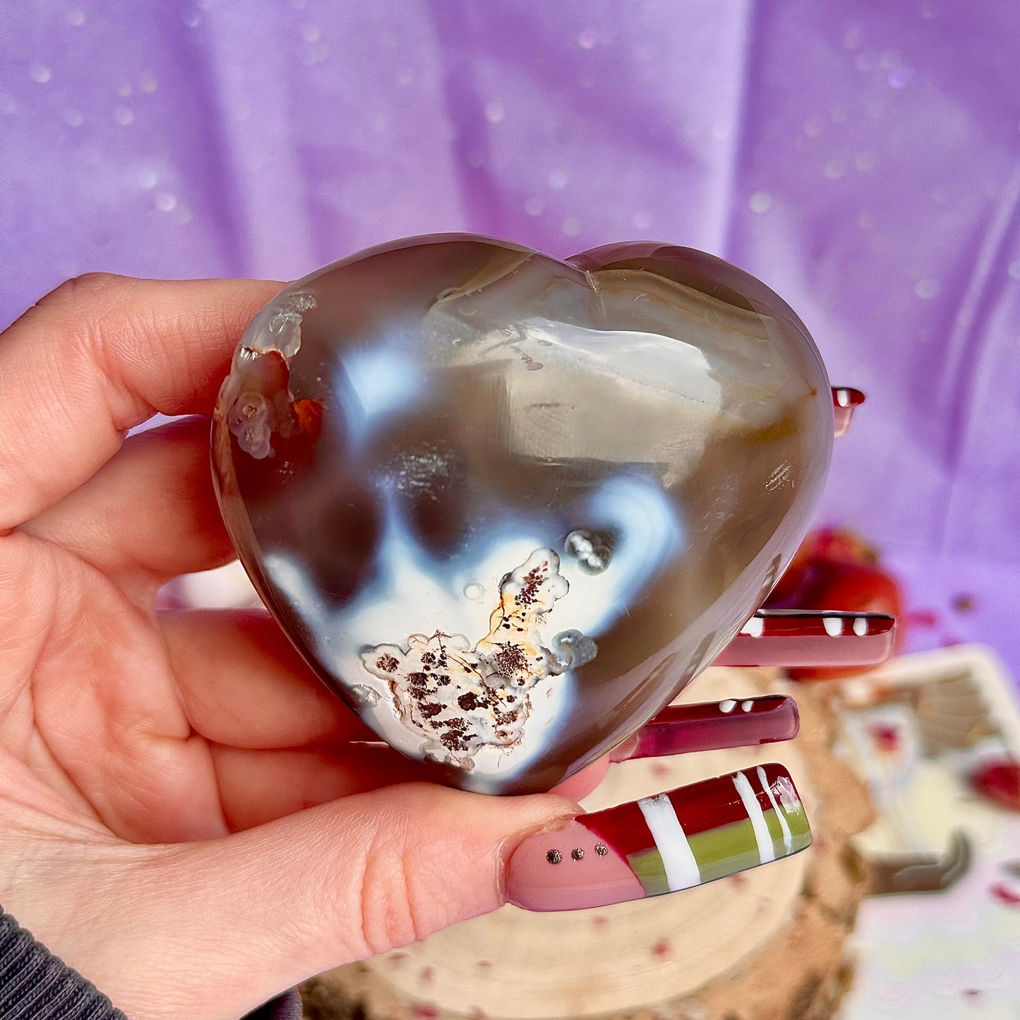 orca agate heart carving B