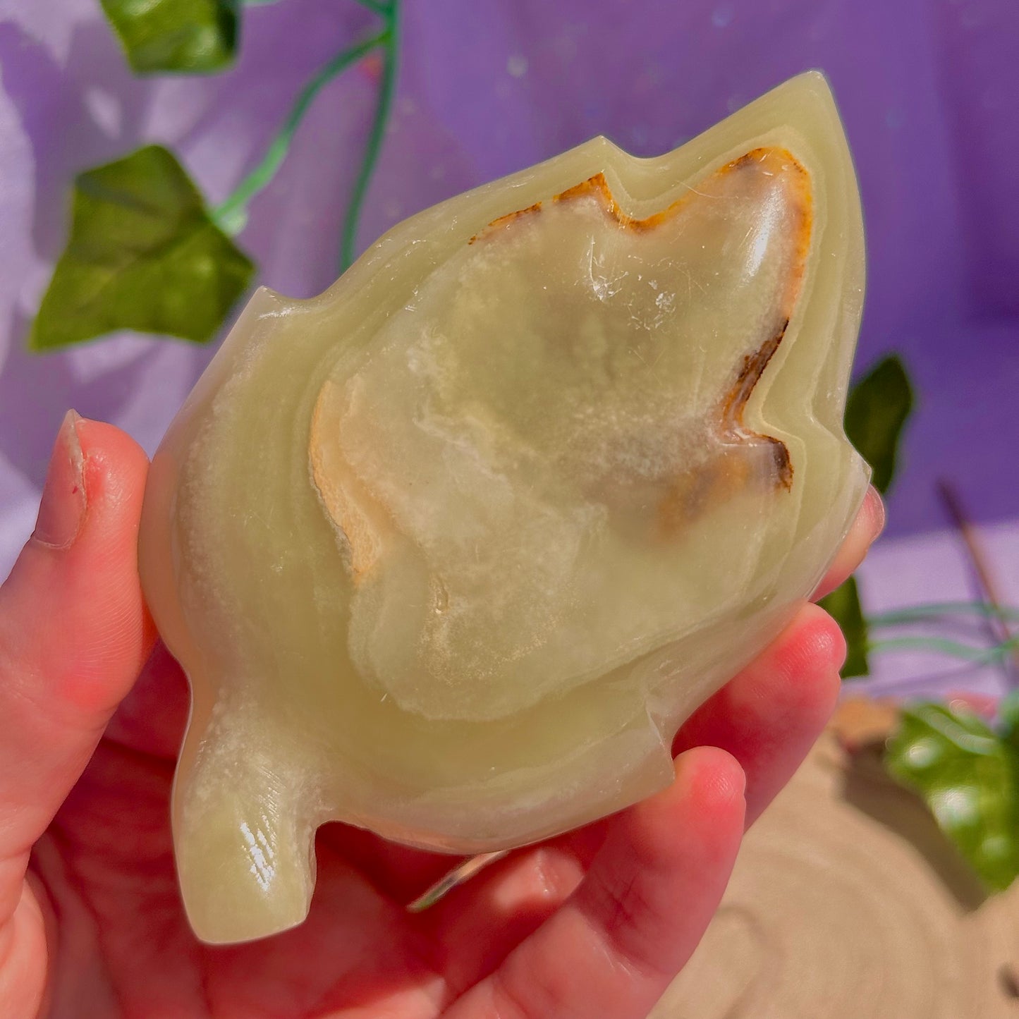 banded calcite / onyx leaf bowl carving