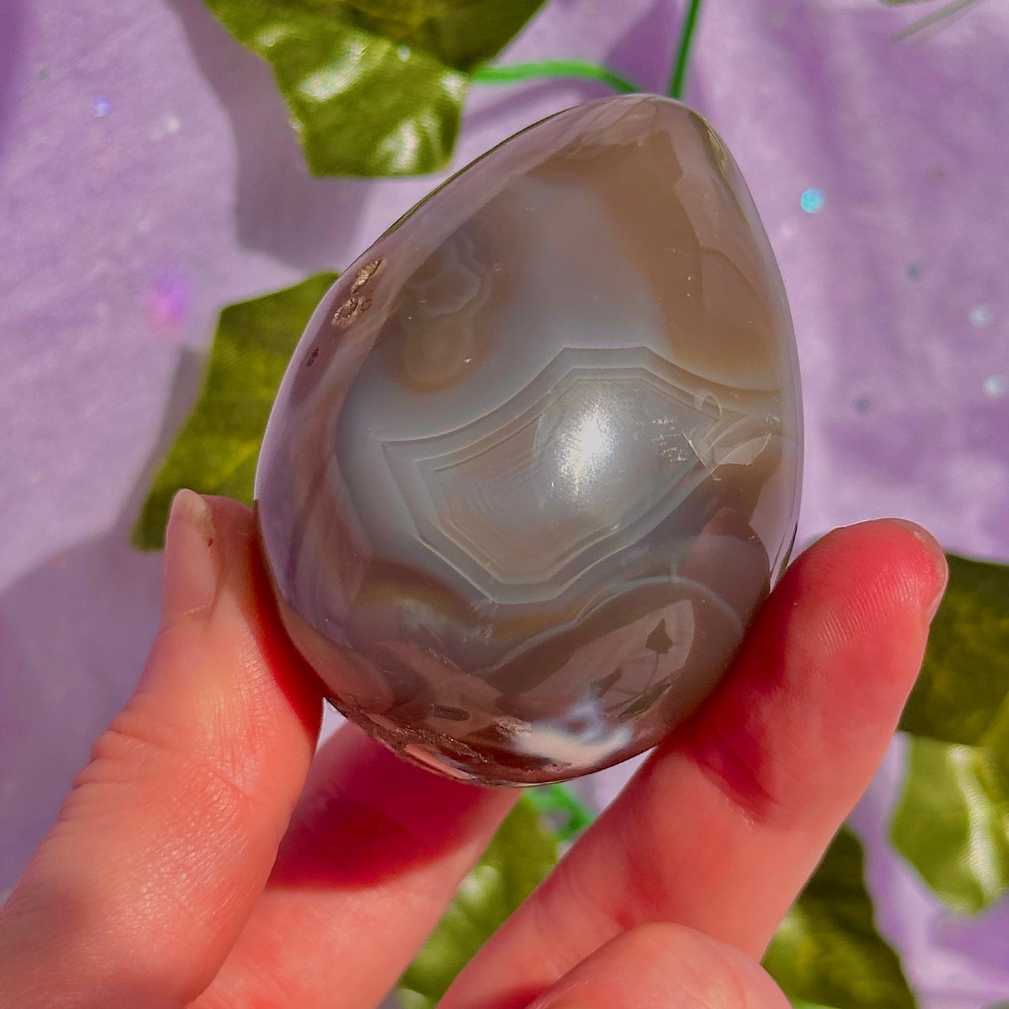 orca agate egg carving
