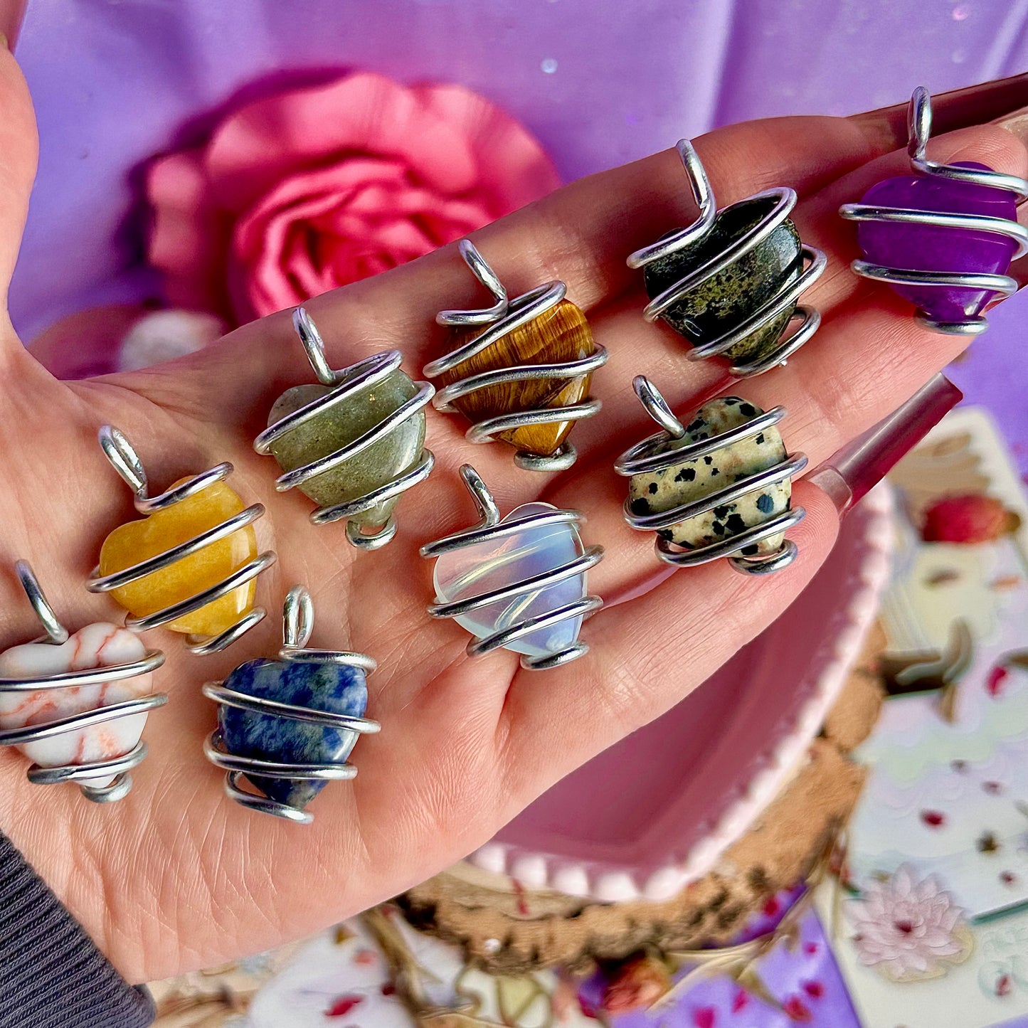 pendentifs cœurs entrelacés ~ enveloppés dans du fil d'aluminium par mes soins