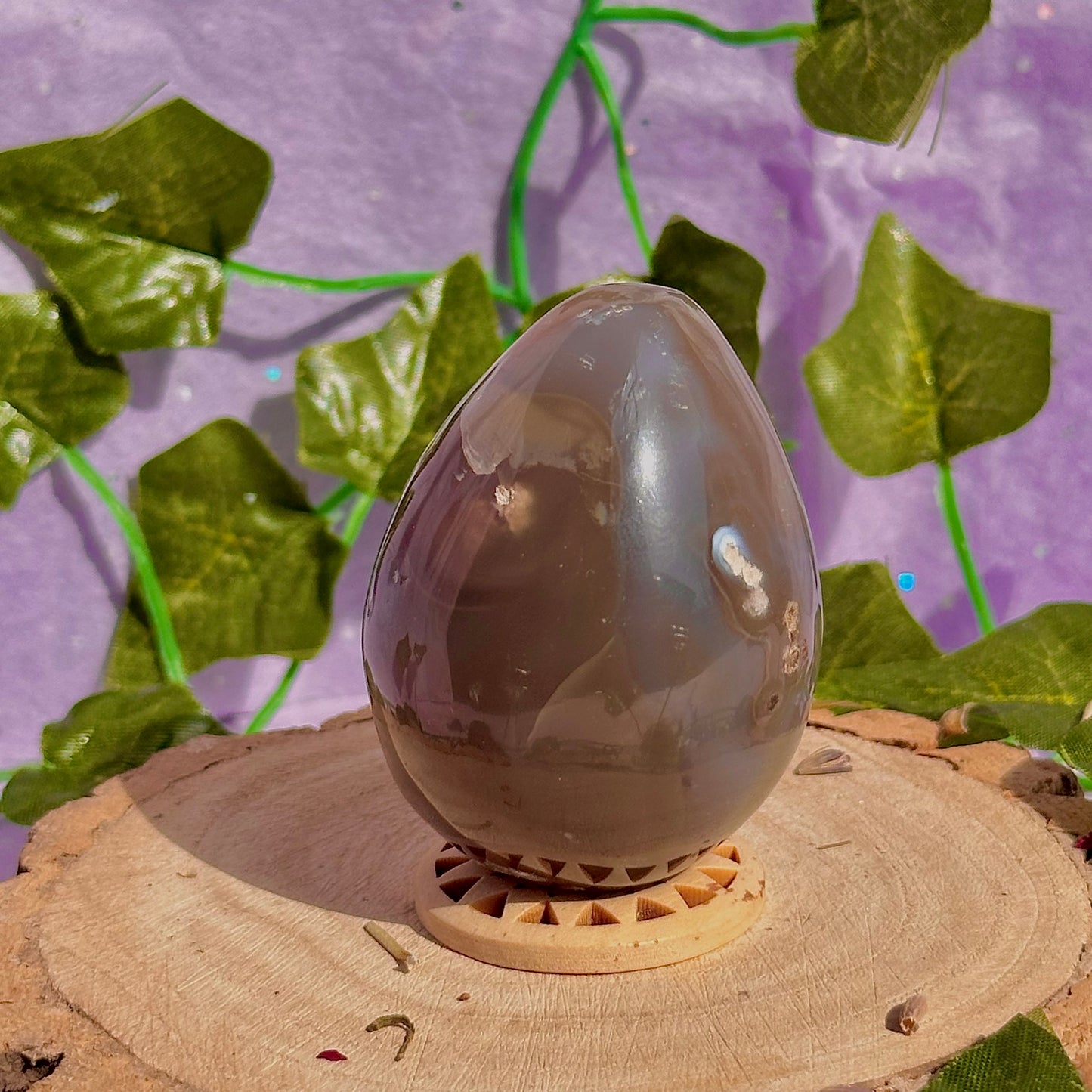 orca agate egg carving