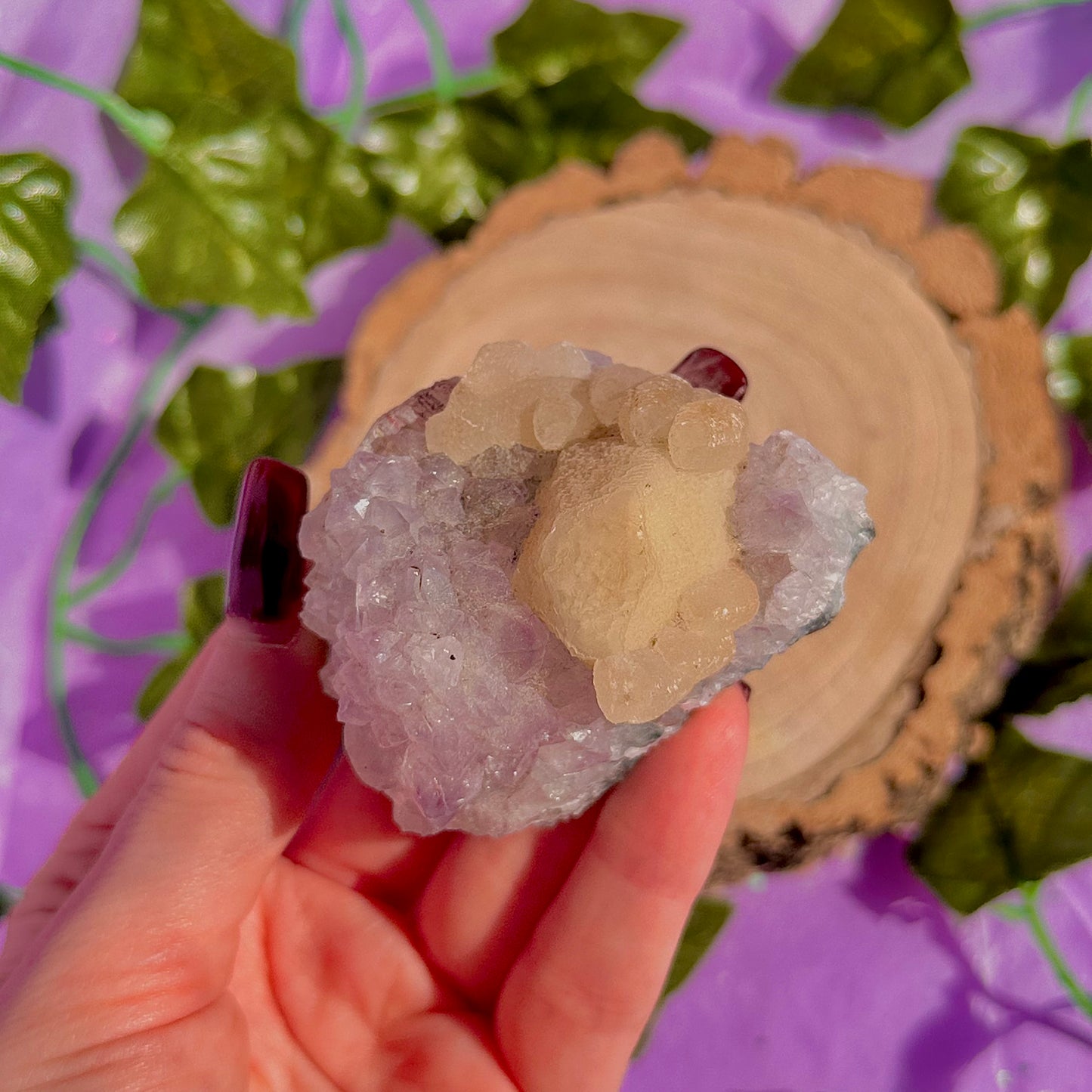 améthyste avec agrégat de calcite UV