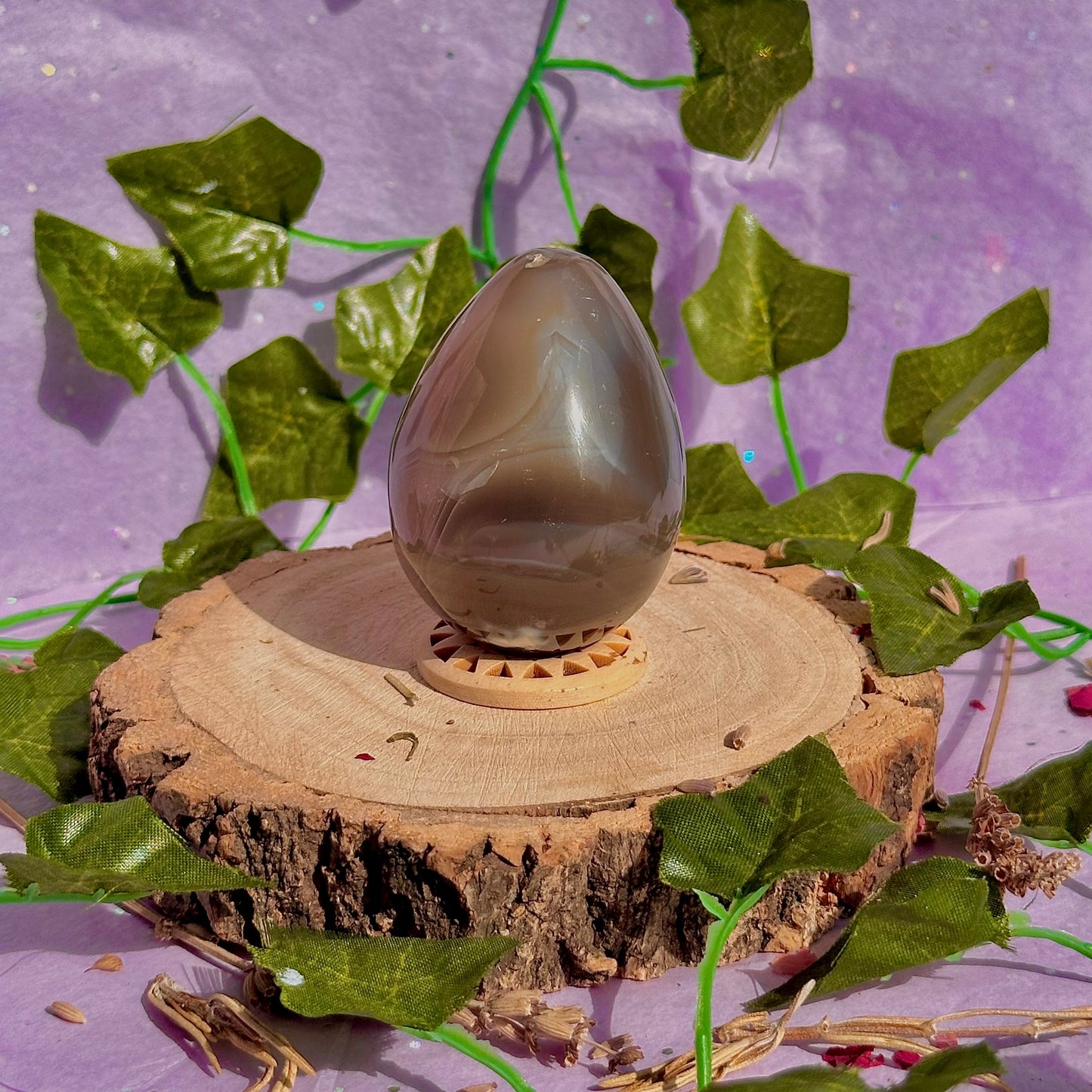 orca agate egg carving