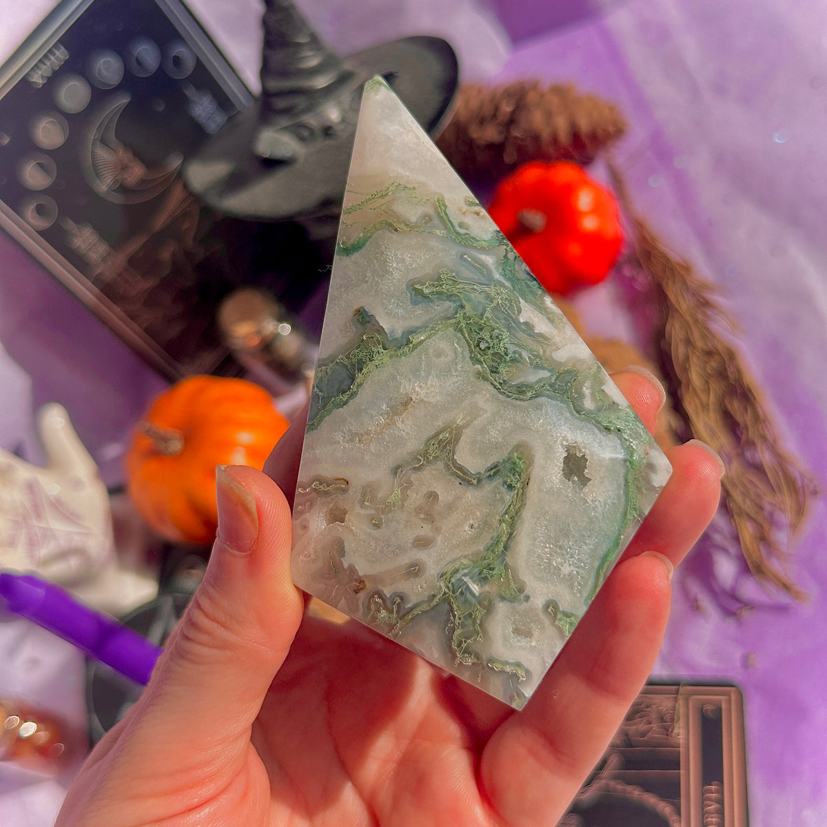 moss agate diamond with stand