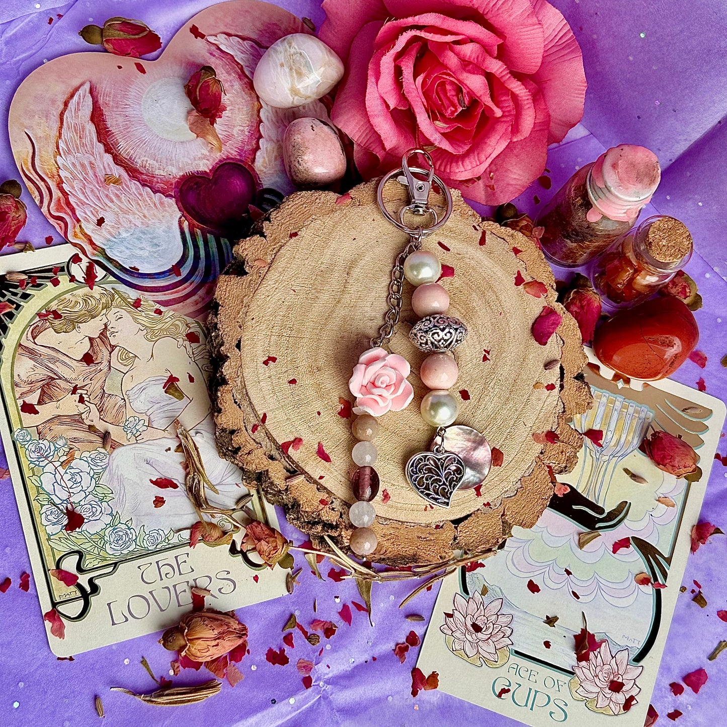 breloque de sac / porte-clés rose perle ~ quartz rose, mookaïte et pierre de lune
